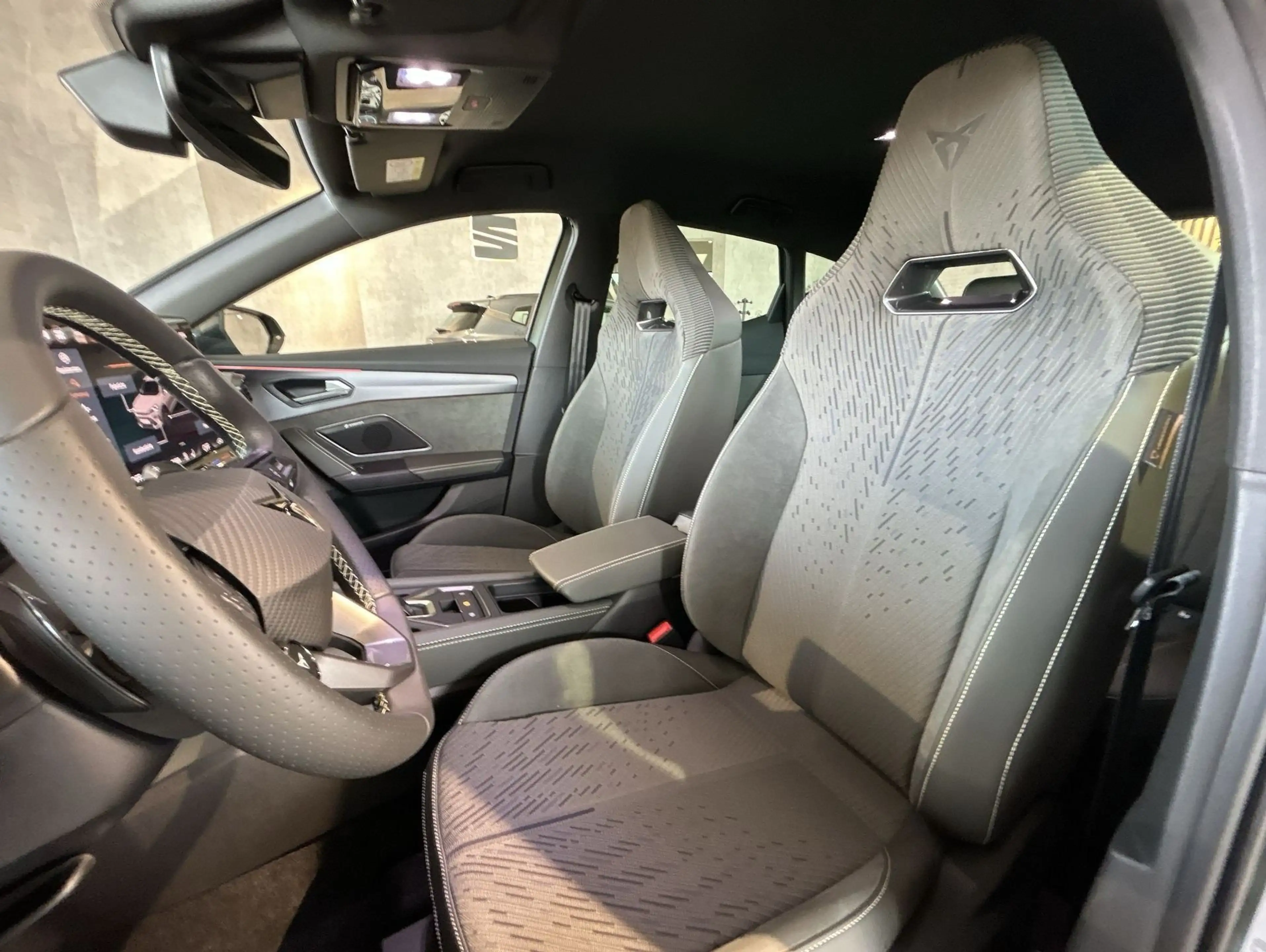 CUPRA Formentor 2.0 TSI 4Drive VZ W Matrix ACC LED RFK — photo 14