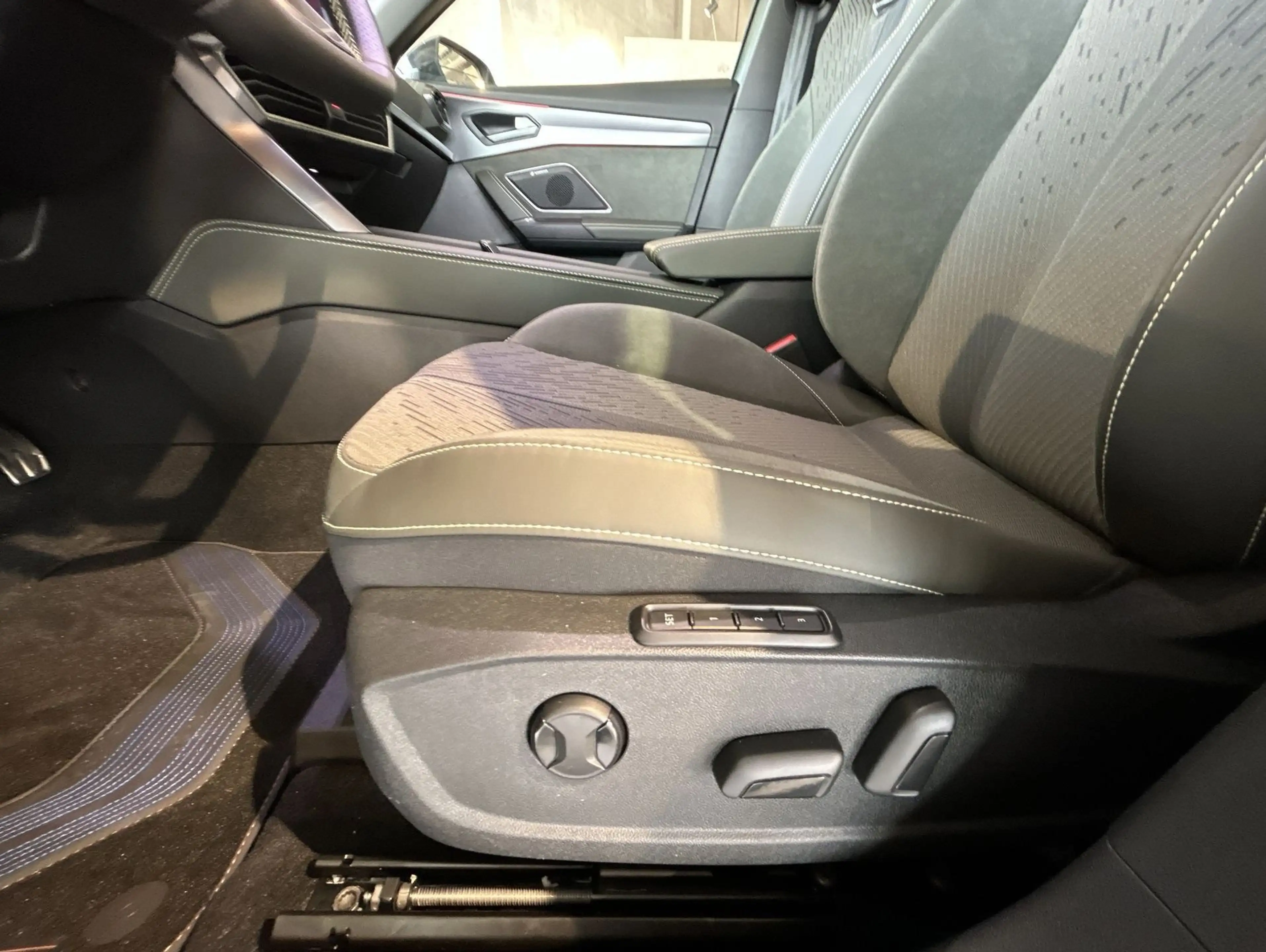CUPRA Formentor 2.0 TSI 4Drive VZ W Matrix ACC LED RFK — photo 15