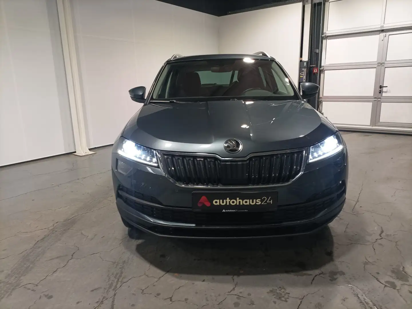 Skoda Karoq 2.0 TDI Clever LED|Navi|Kamera|Sitzheiz Grau - 2