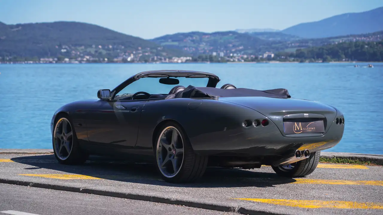 Jaguar XK8