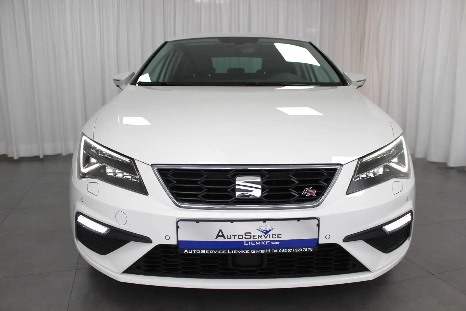 SEAT Leon FR 1.5 131PS NAVI TEL SHZ LED M&S CarPlay Weiß - 2
