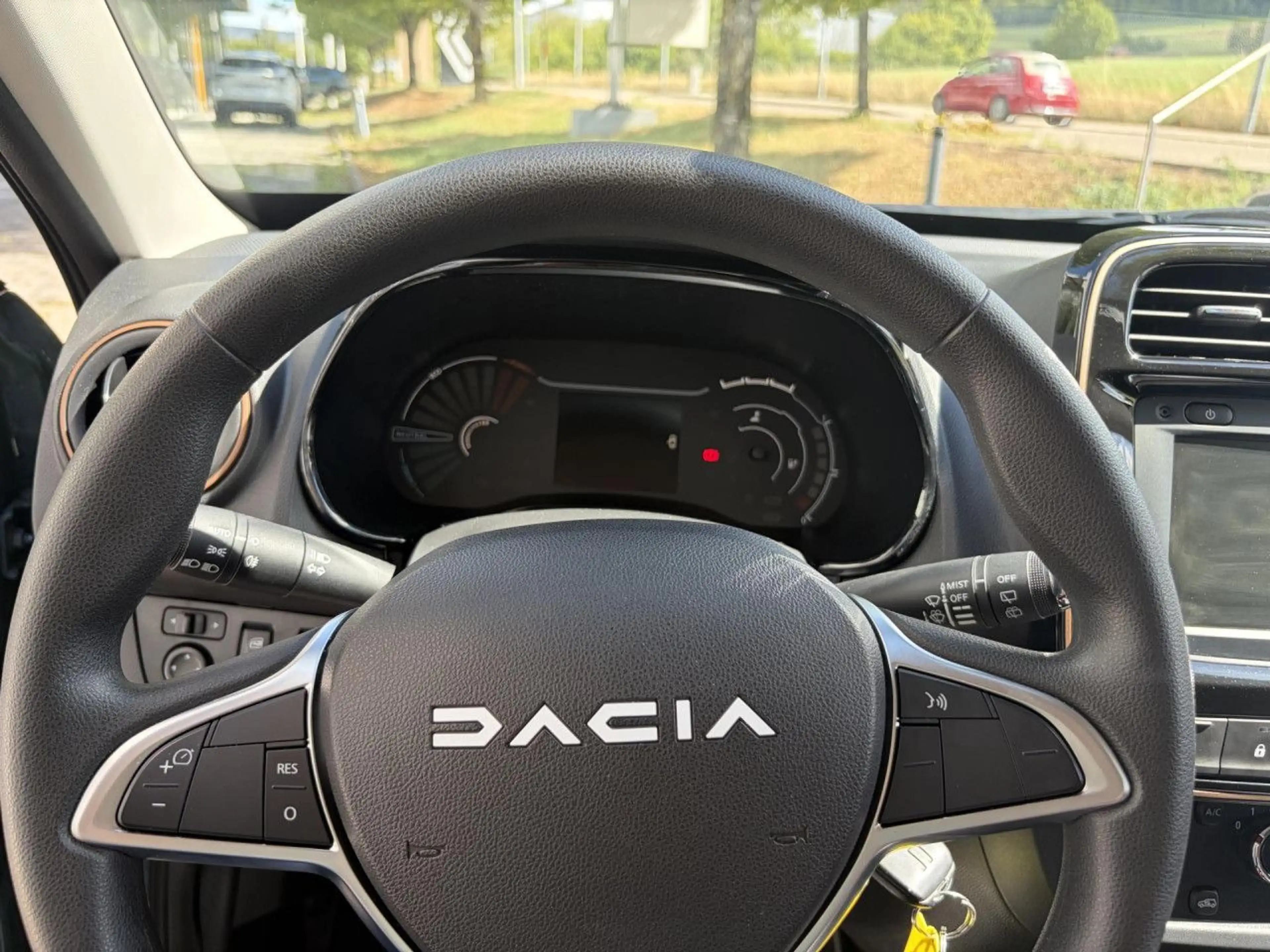 Dacia Spring EXTREME Navi Klima Kamera Radio USB PDC — photo 15
