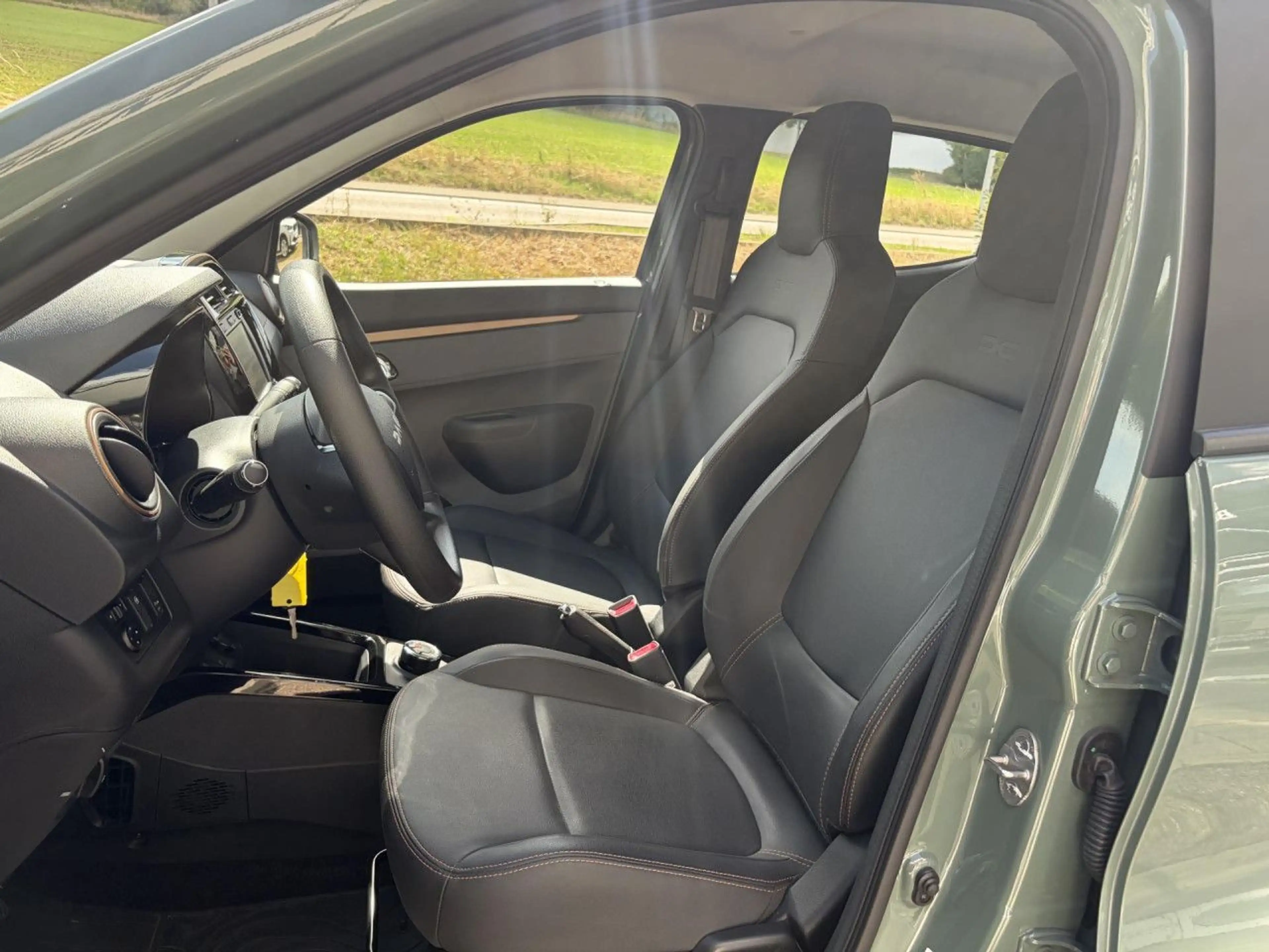 Dacia Spring EXTREME Navi Klima Kamera Radio USB PDC — photo 11
