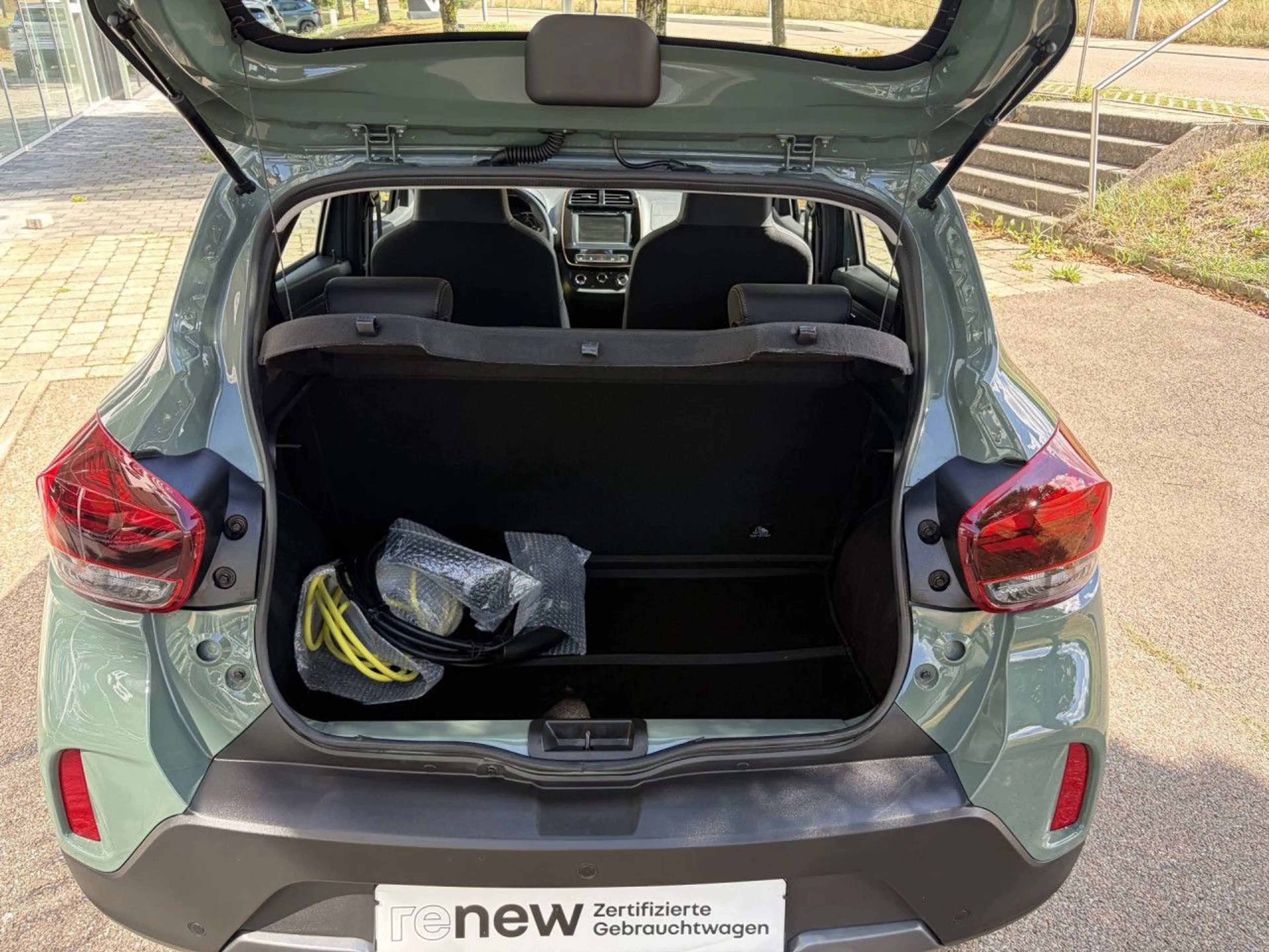 Dacia Spring EXTREME Navi Klima Kamera Radio USB PDC — photo 9