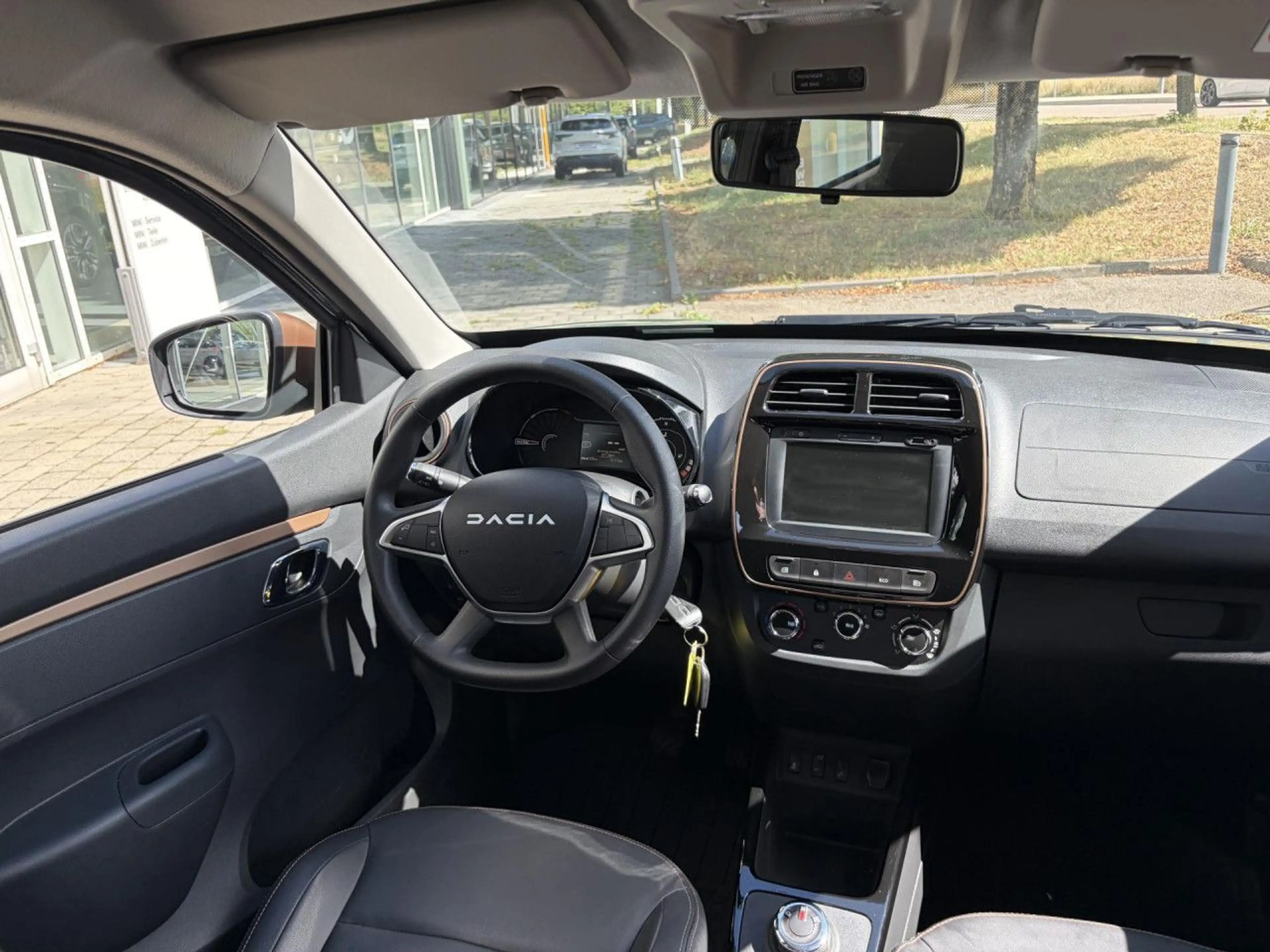 Dacia Spring EXTREME Navi Klima Kamera Radio USB PDC — photo 14