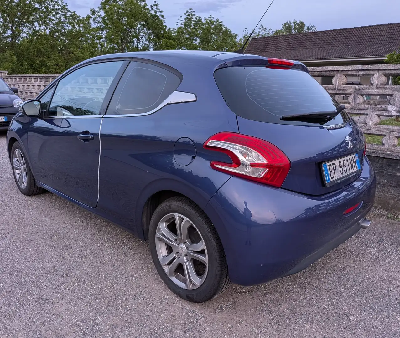 Peugeot 208 3p 1.4 hdi 8v Allure - 2