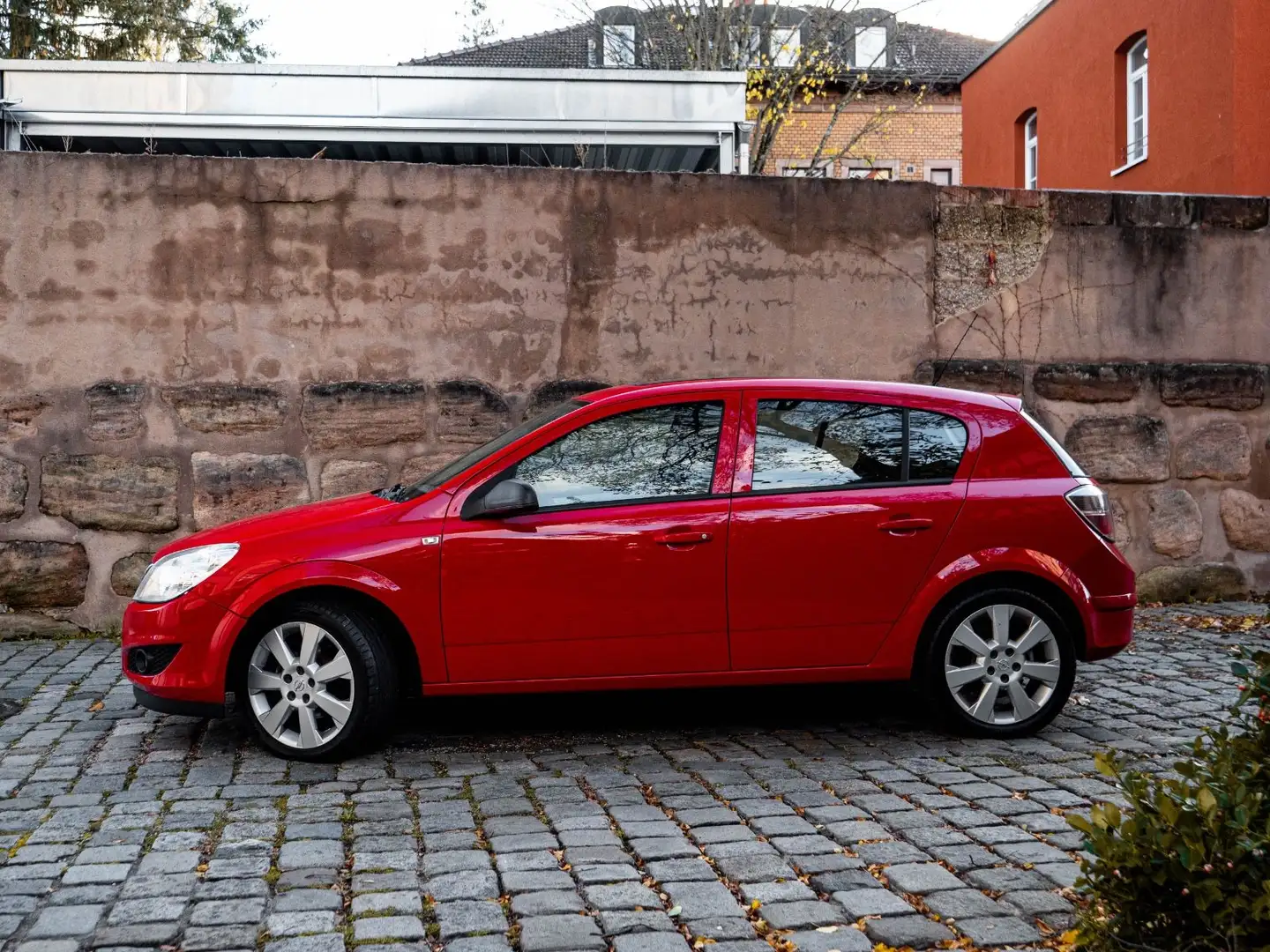 Opel Astra H Lim. Edition Panorama TÜV NEU Rouge - 2