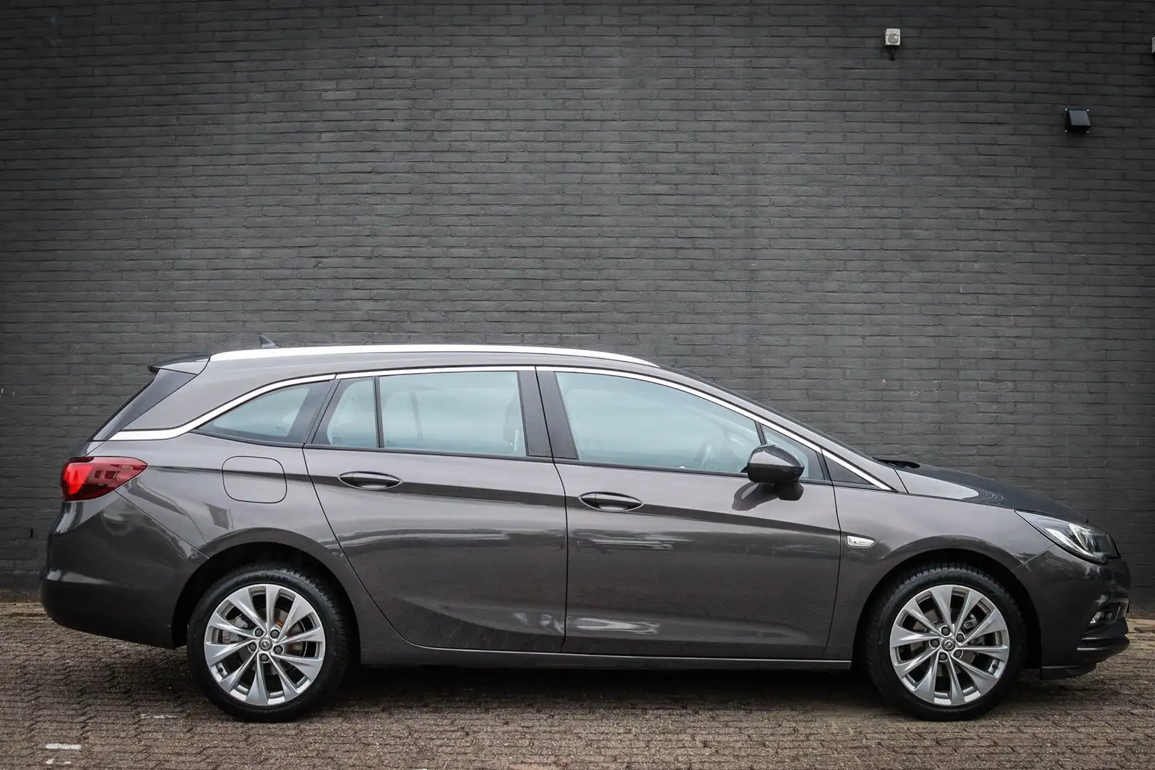 Opel Astra Sports Tourer 1.0 Edition Airco/Navi/Camera/Cruise Gris - 2