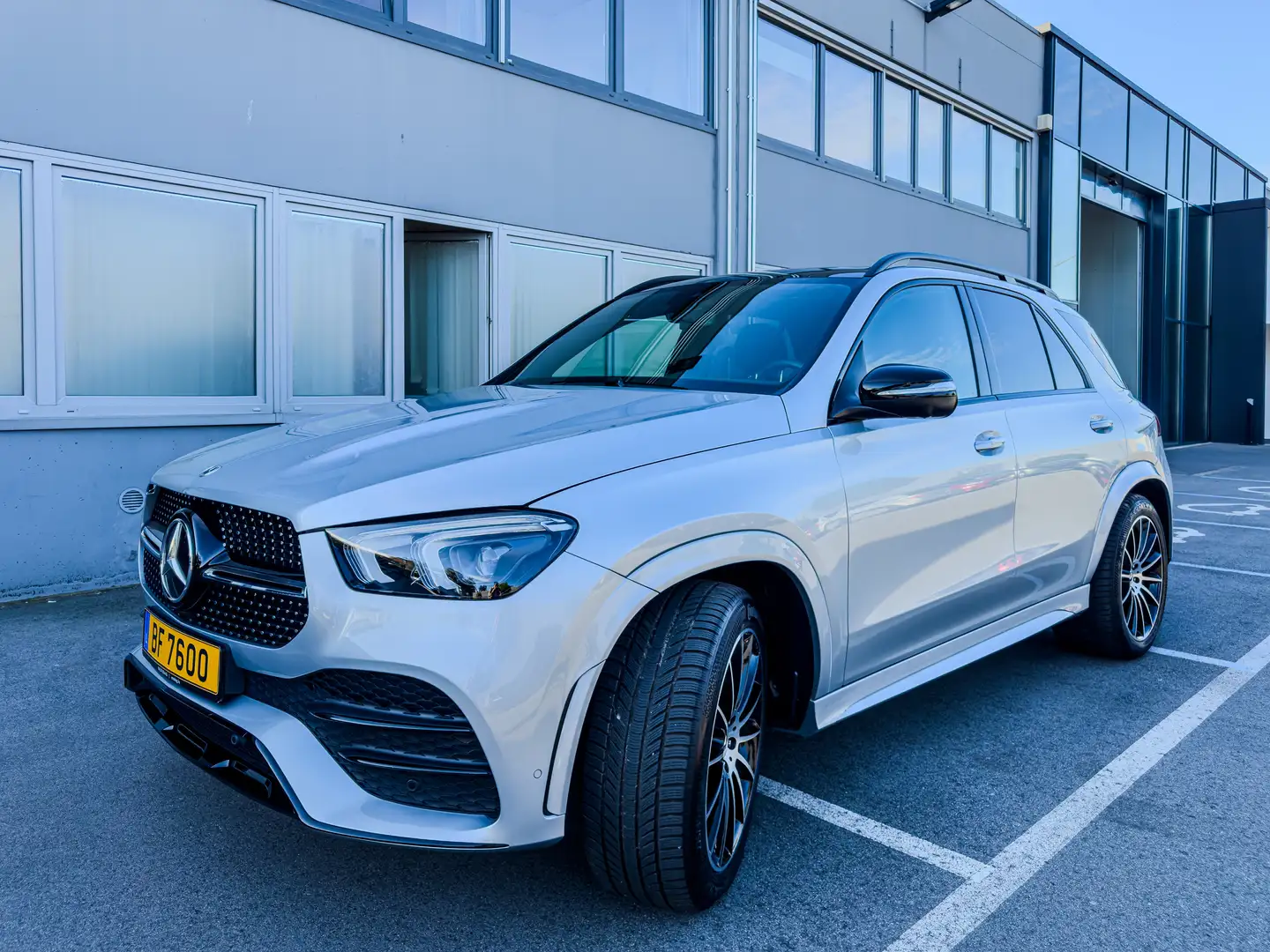 Mercedes-Benz GLE 450 GLE 450 4Matic 9G-TRONIC AMG Line | GARANTIE 2027 Argintiu - 2