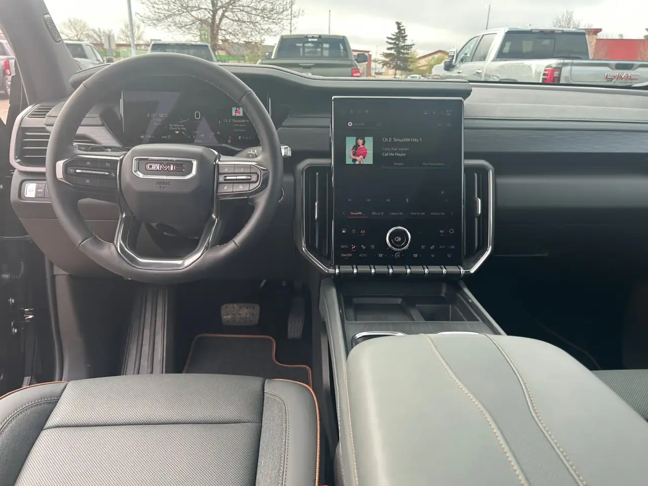 GMC Acadia снимка GMC Acadia
