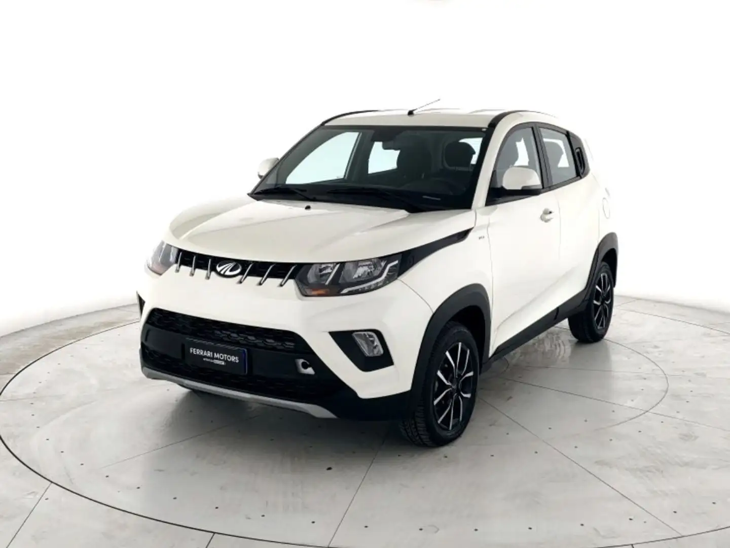 Mahindra KUV100 1.2 K8 Weiß - 1