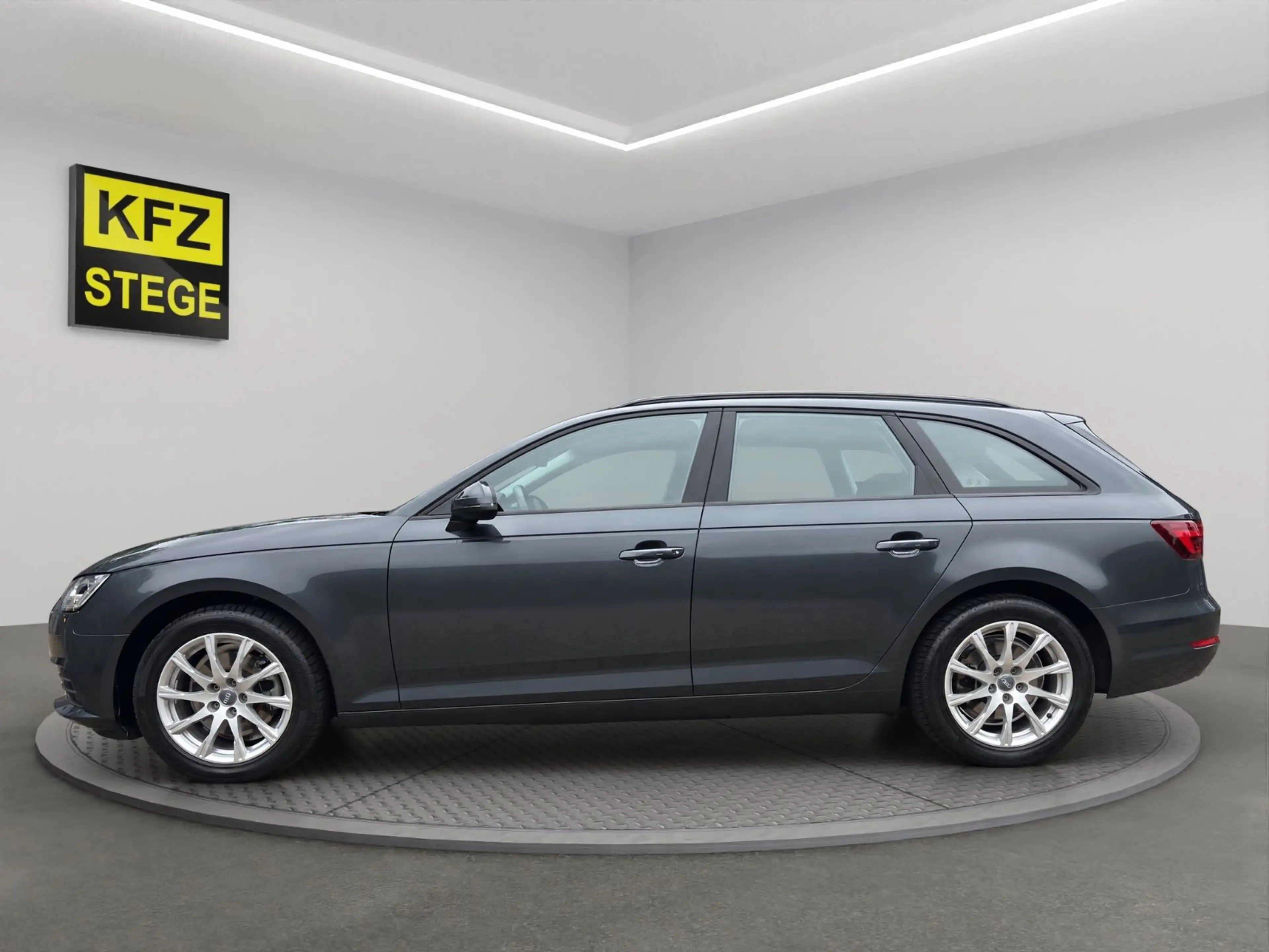 Audi A4 Avant 2.0TFSI ultra/sport/Navi/LED/AHK/1.Hand — photo 8
