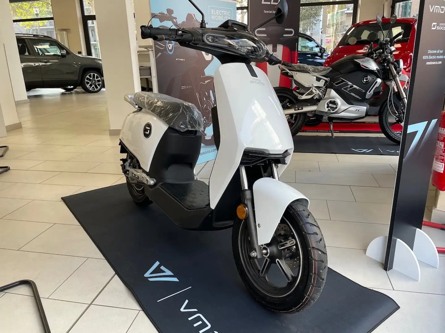Super Soco CUX con Motore BOSCH L1 65km di autonomia White - 1