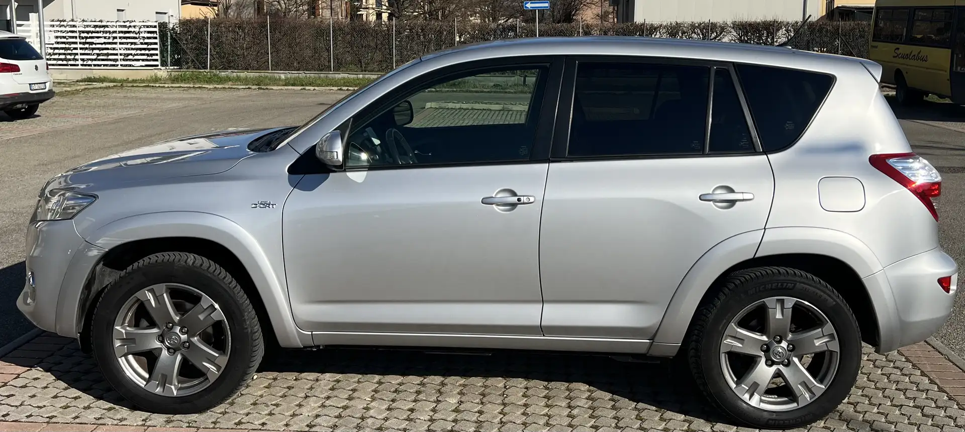 Toyota RAV 4 RAV4 Crossover 2.2 d-4d Executive 150cv auto Argento - 2