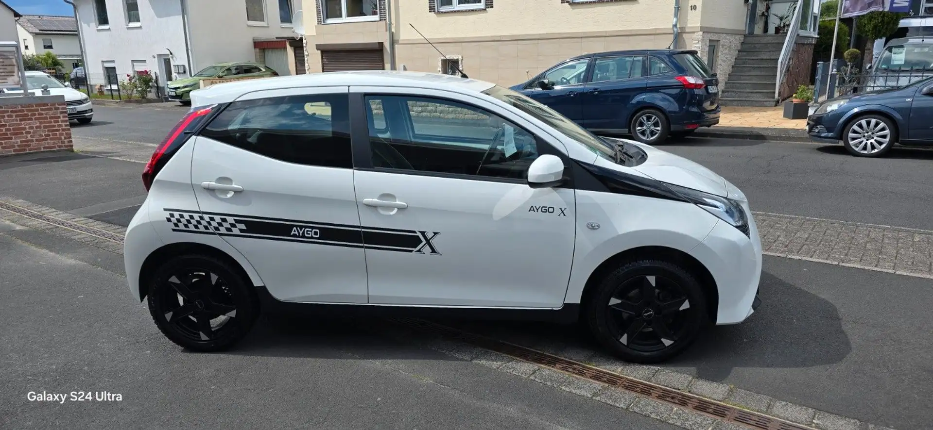 Toyota Aygo AYGO X-play 2021 WEIß Tel: 0561 9300 3757 Weiß - 1