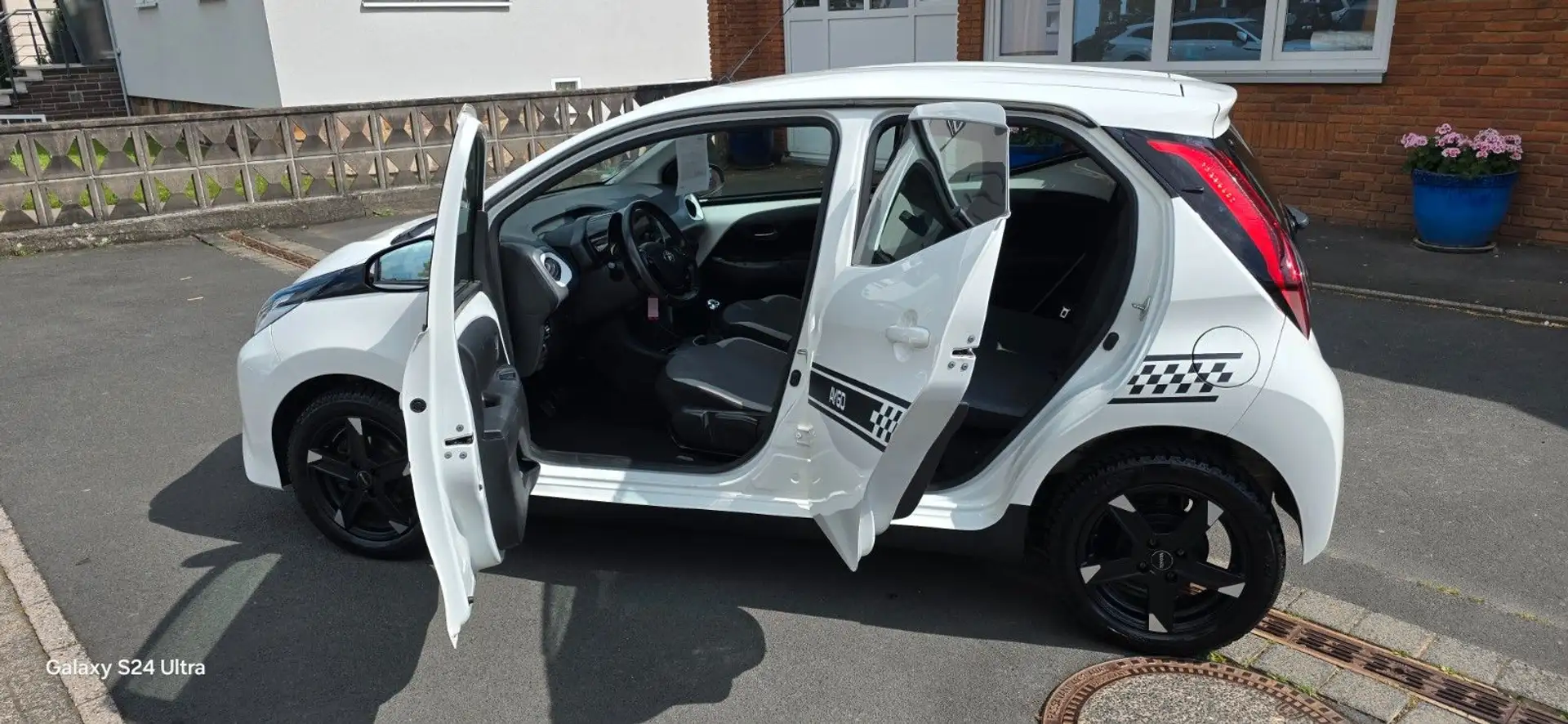 Toyota Aygo AYGO X-play 2021 WEIß Tel: 0561 9300 3757 Weiß - 2