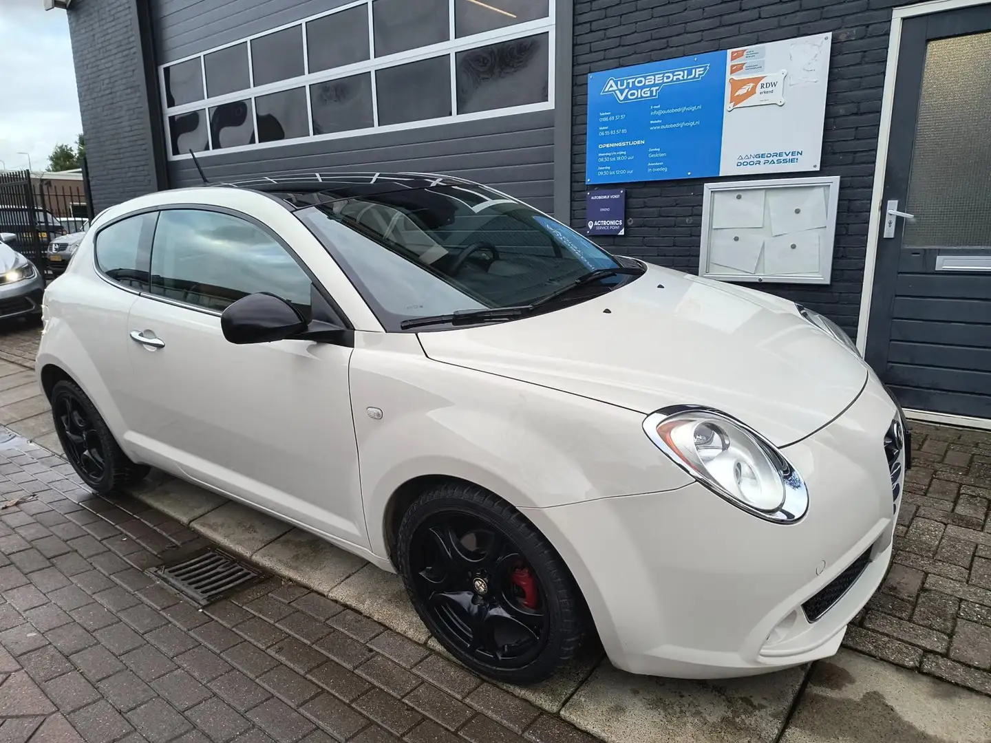 Alfa Romeo MiTo 1.3 JTDm ECO Distinctive Белый - 2