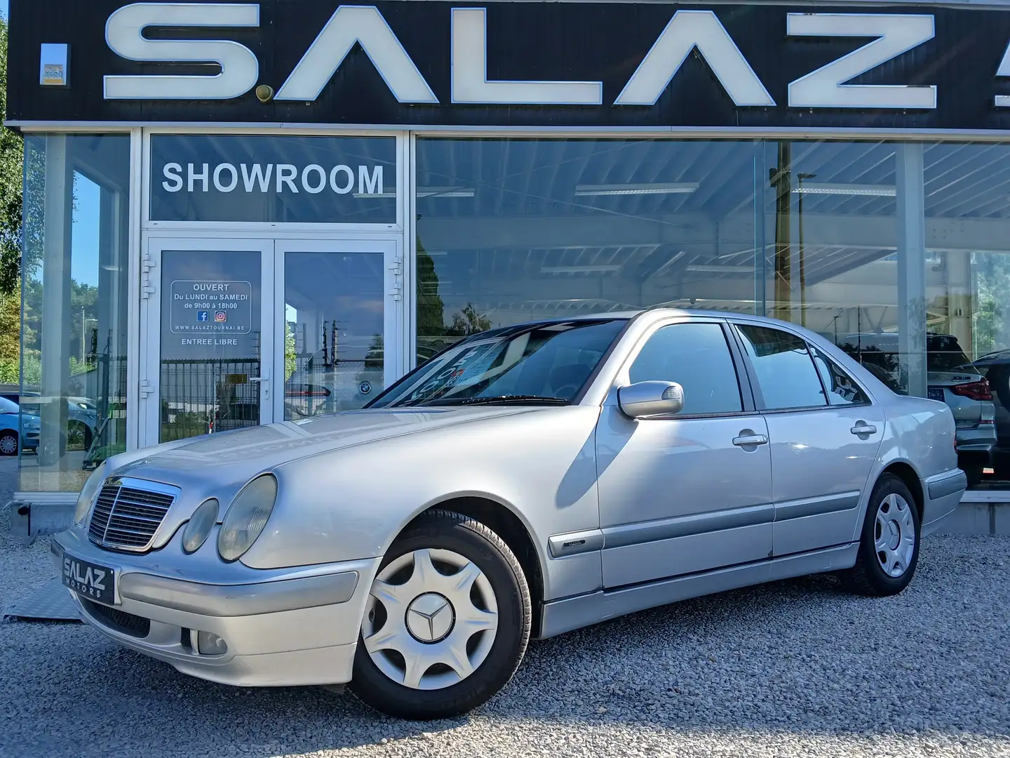 Mercedes-Benz E 200 E 200 CDI Classic / VOITURE BELGE / VENDUE AVEC CT Argent - 1