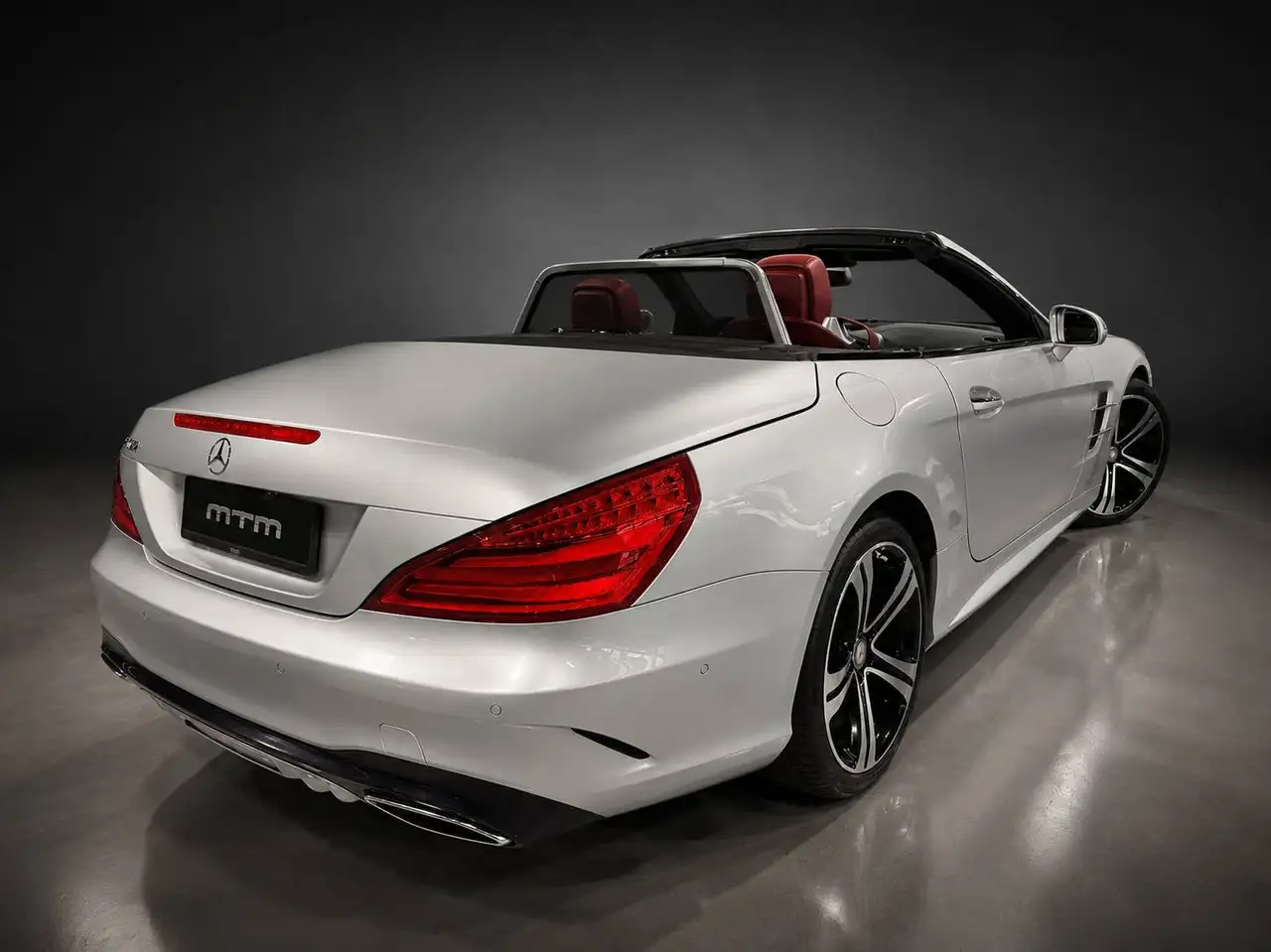 Mercedes-Benz SL снимка Mercedes-Benz SL