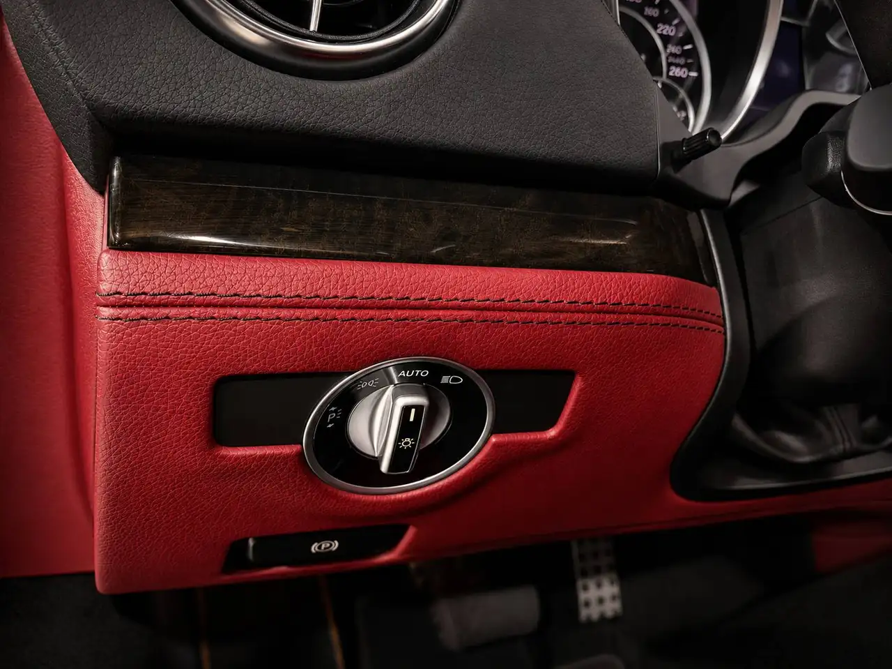 Mercedes-Benz SL снимка Mercedes-Benz SL