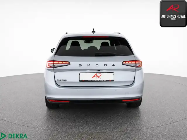 Skoda Superb view 4
