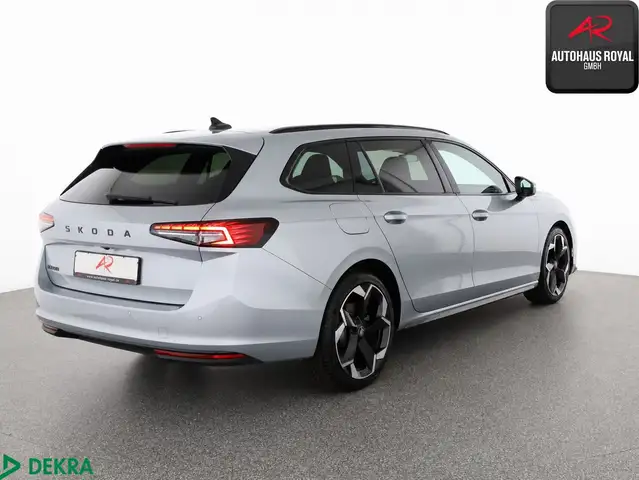 Skoda Superb view 5