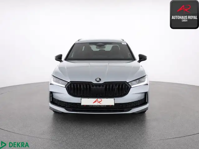 Skoda Superb view 8