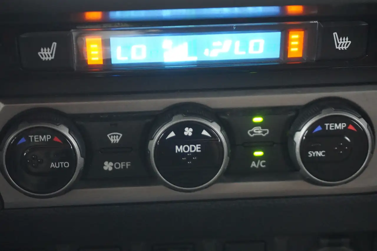 Toyota Tacoma photo Toyota Tacoma