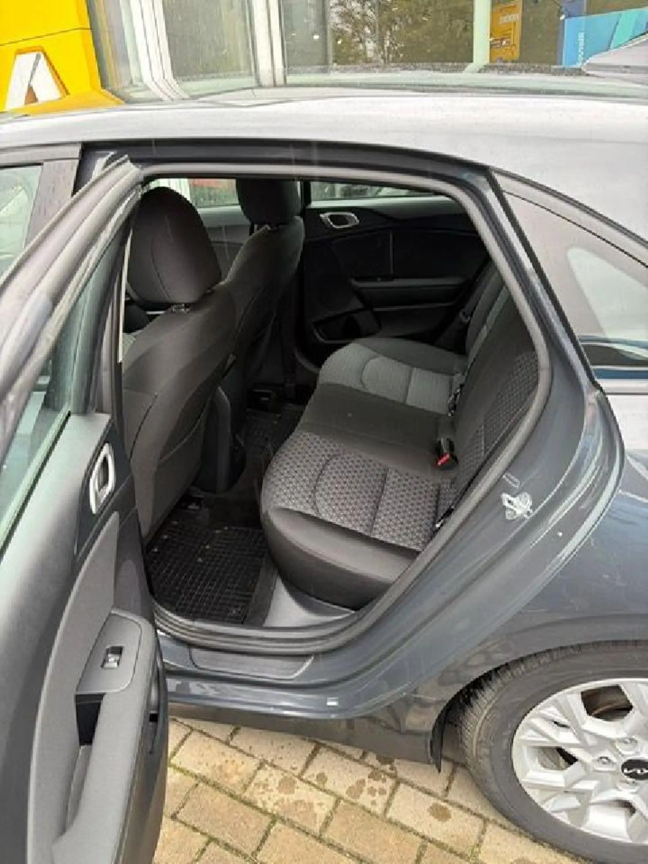 Kia Ceed / cee'd 1.0 T-GDI Vision — photo 12