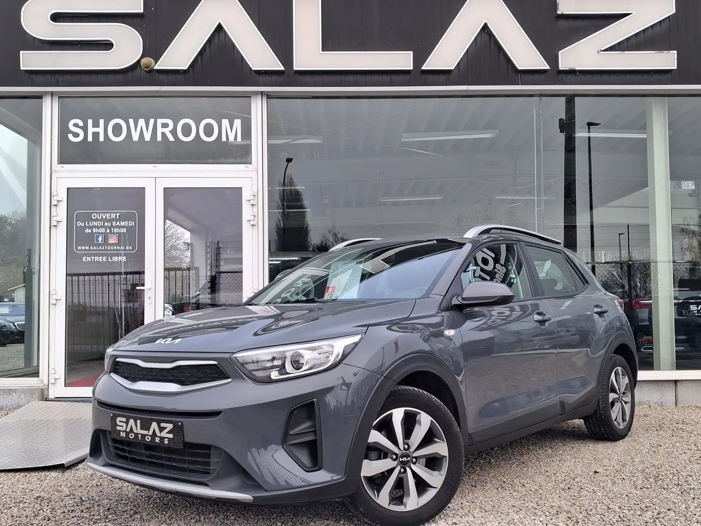 Kia Stonic Stonic 1.2i Urban Edition ISG/1 ER PROP/40.000 KMS Gris - 1