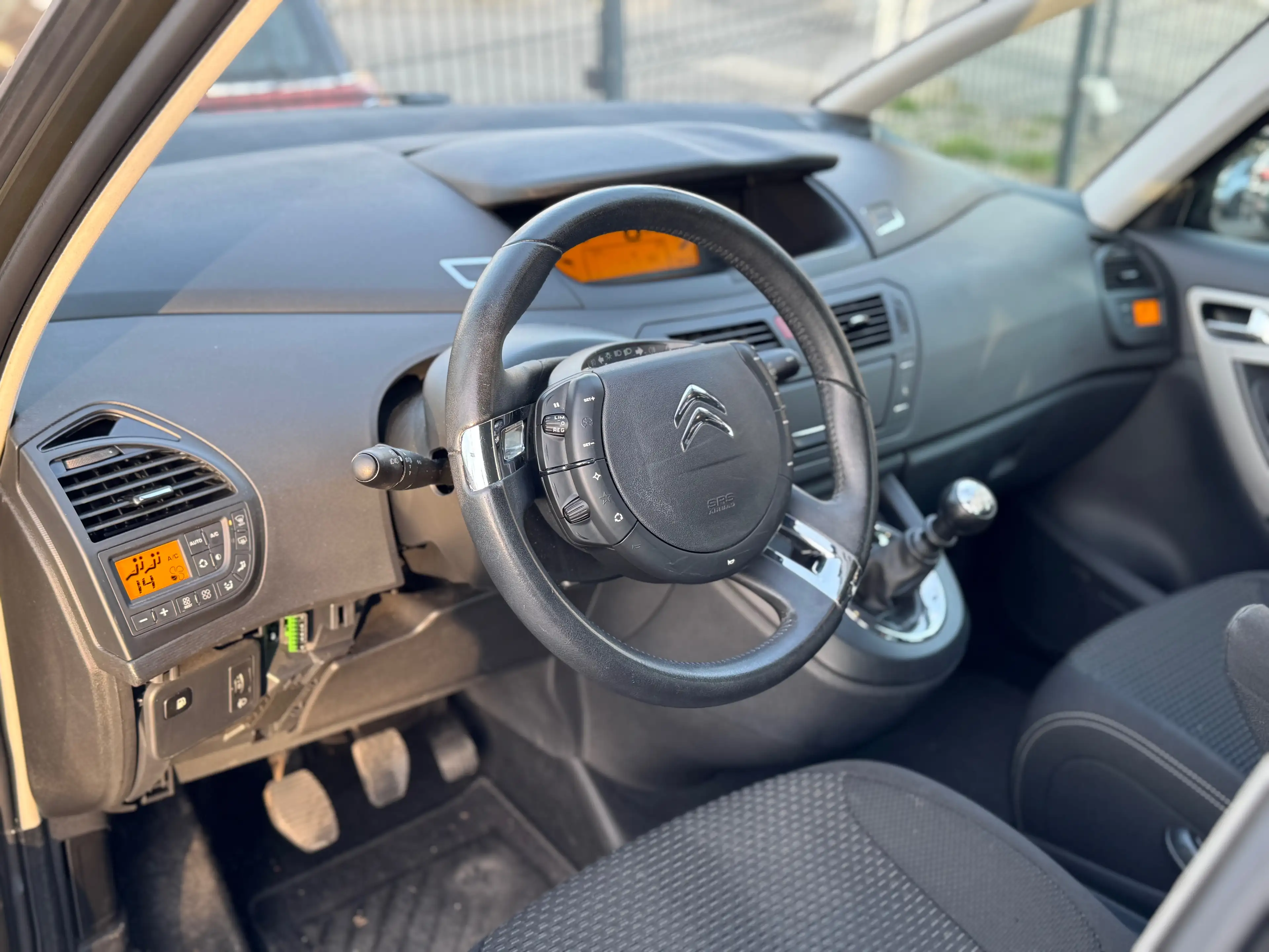 Citroen C4 Picasso C4 Picasso 1.6 HDi Black Top Exclusive FAP — photo 8