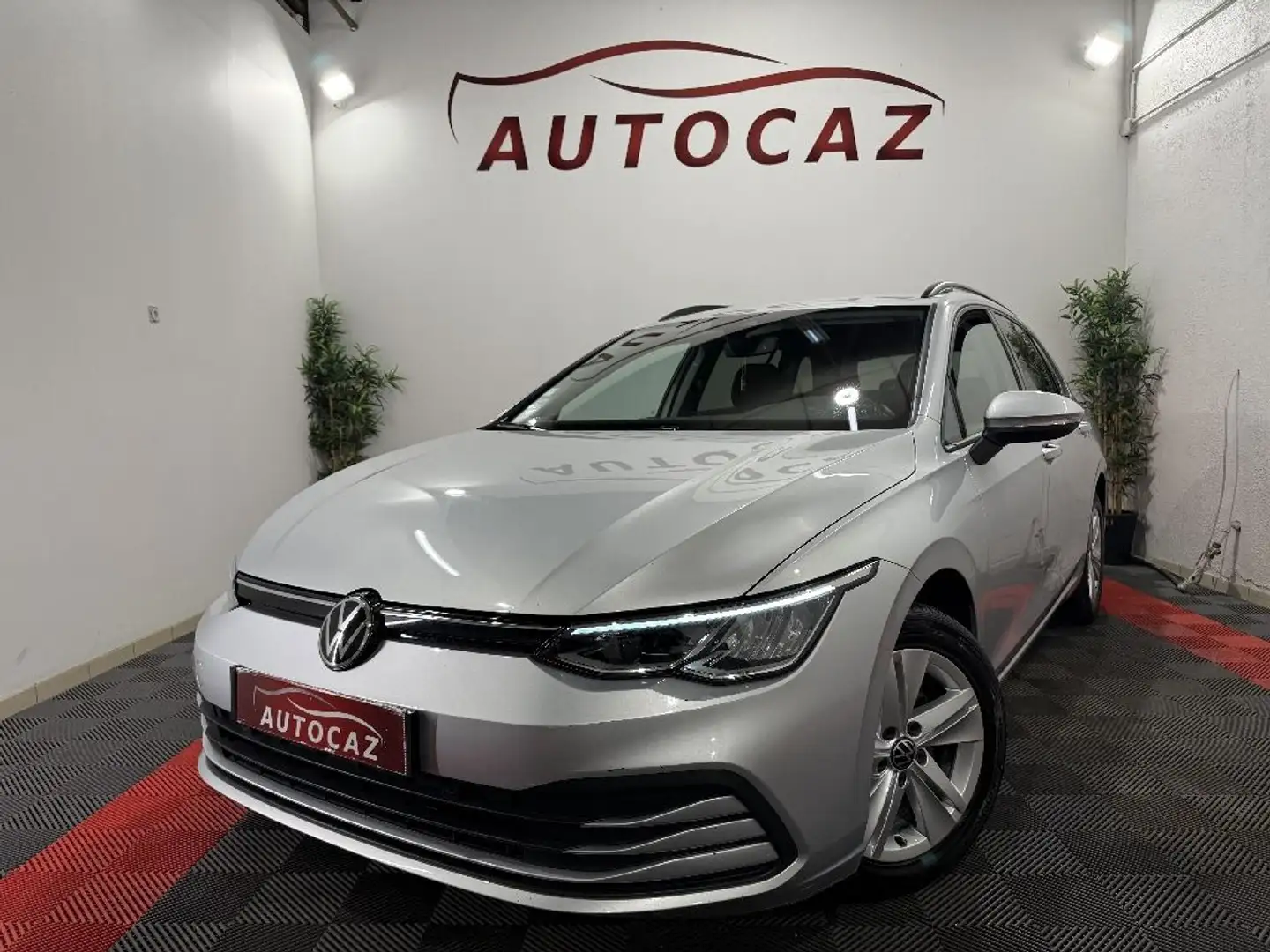 Volkswagen Golf SW 2.0 TDI SCR 115 BVM6 Life 2021 Gris - 1