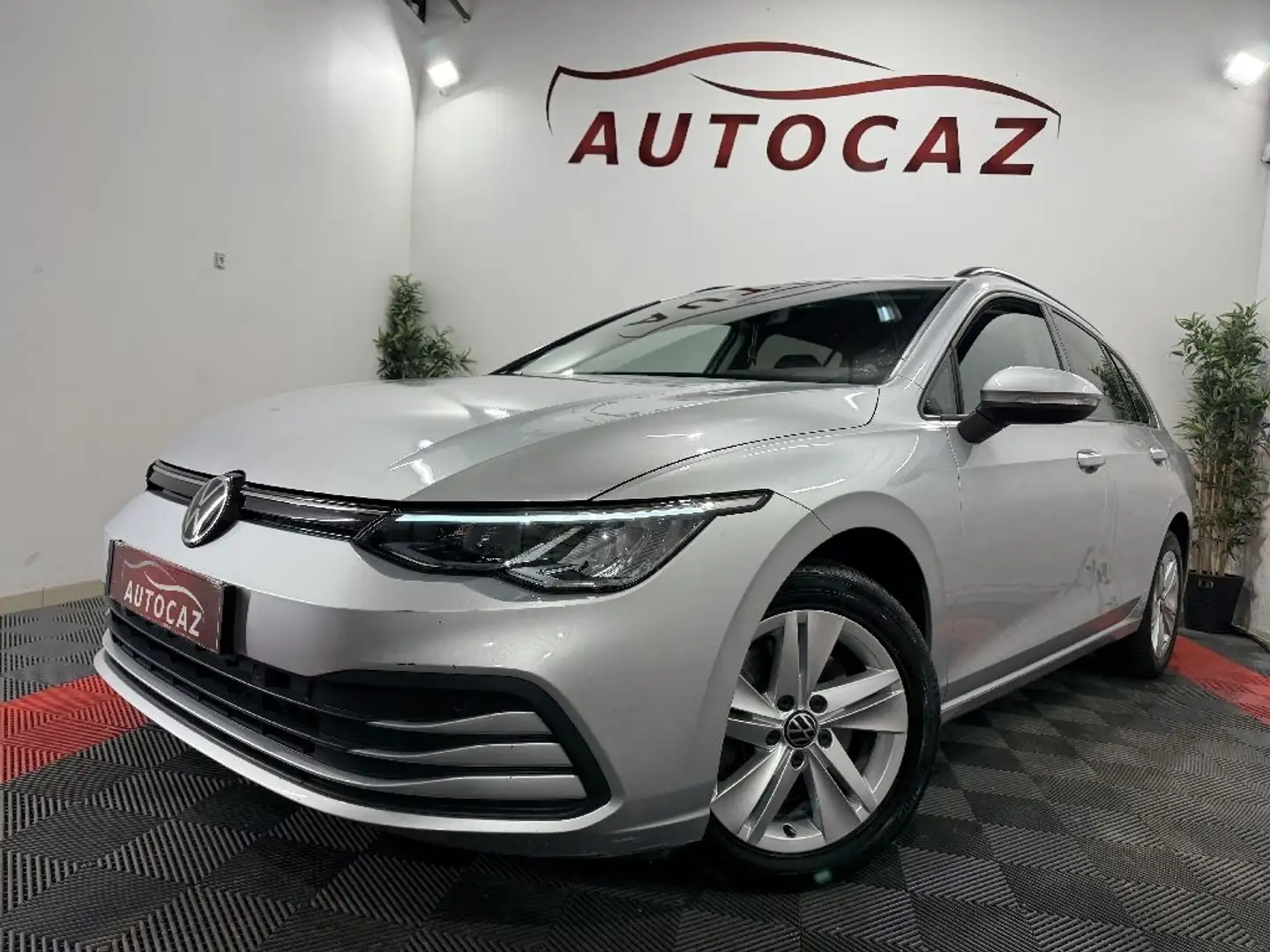 Volkswagen Golf SW 2.0 TDI SCR 115 BVM6 Life 2021 Grau - 2