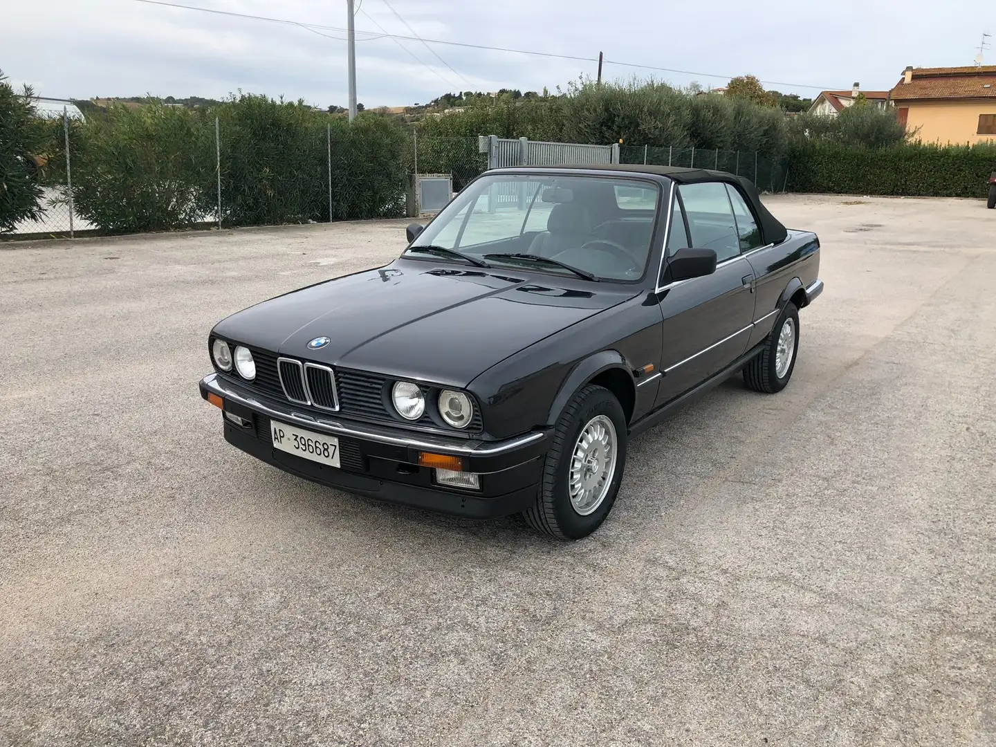 BMW 320 320i Cabrio Noir - 1