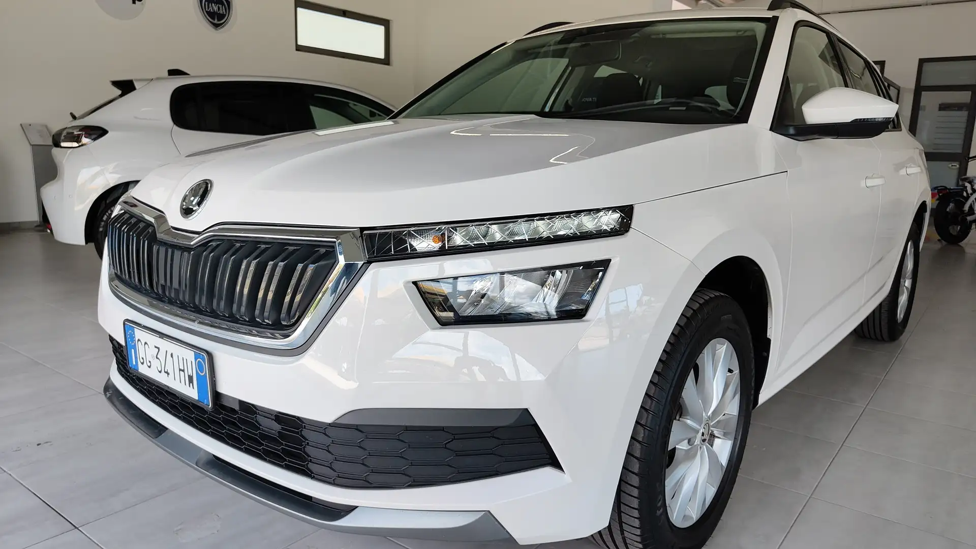 Skoda Kamiq Kamiq 2019 1.0 tsi Ambition 110cv Blanc - 1