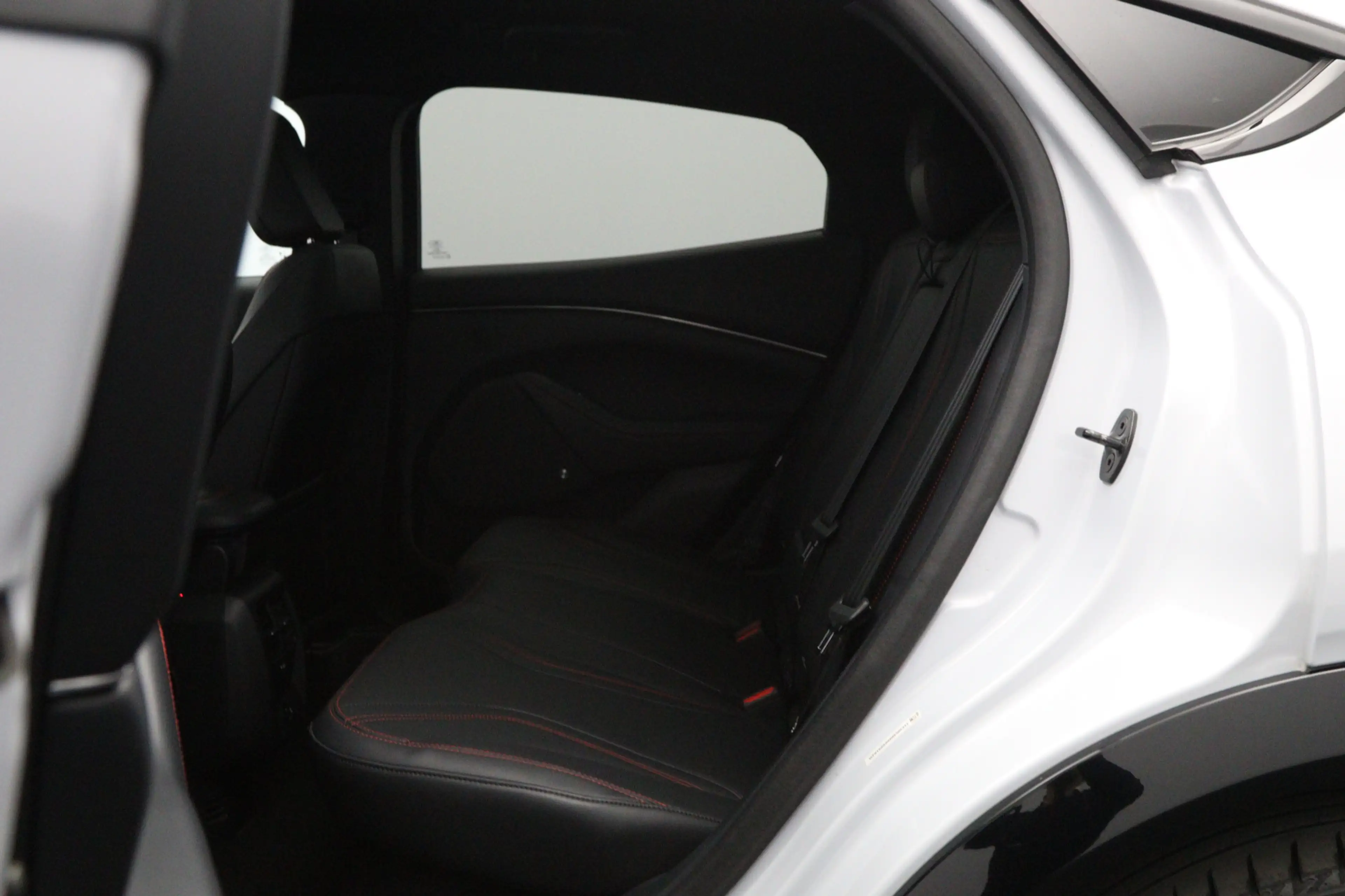 Ford Mustang Mach-E Premium AWD 270 PK 75 kWh , SOH 95 %, Panoramadak, — photo 25