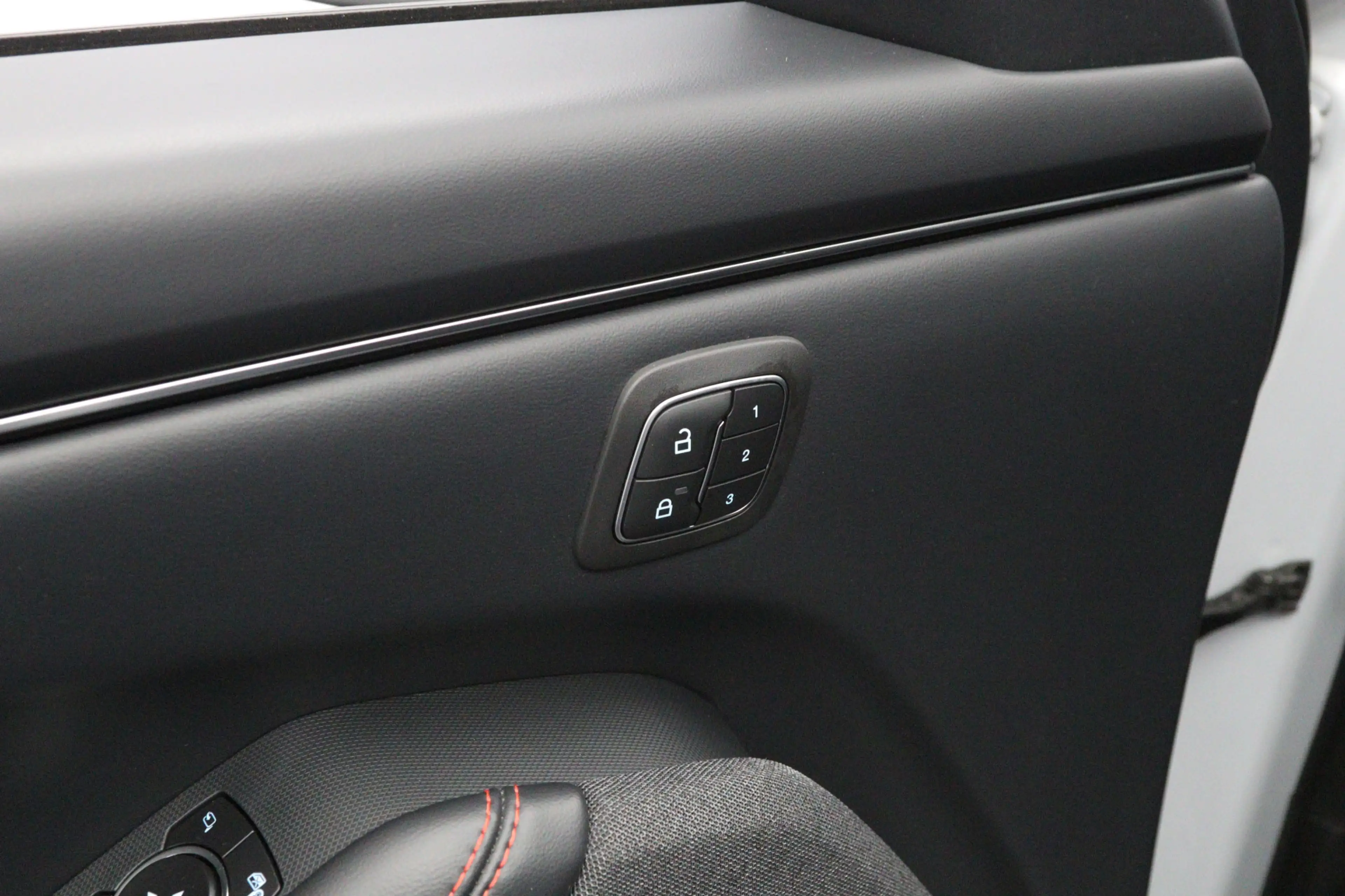 Ford Mustang Mach-E Premium AWD 270 PK 75 kWh , SOH 95 %, Panoramadak, — photo 14