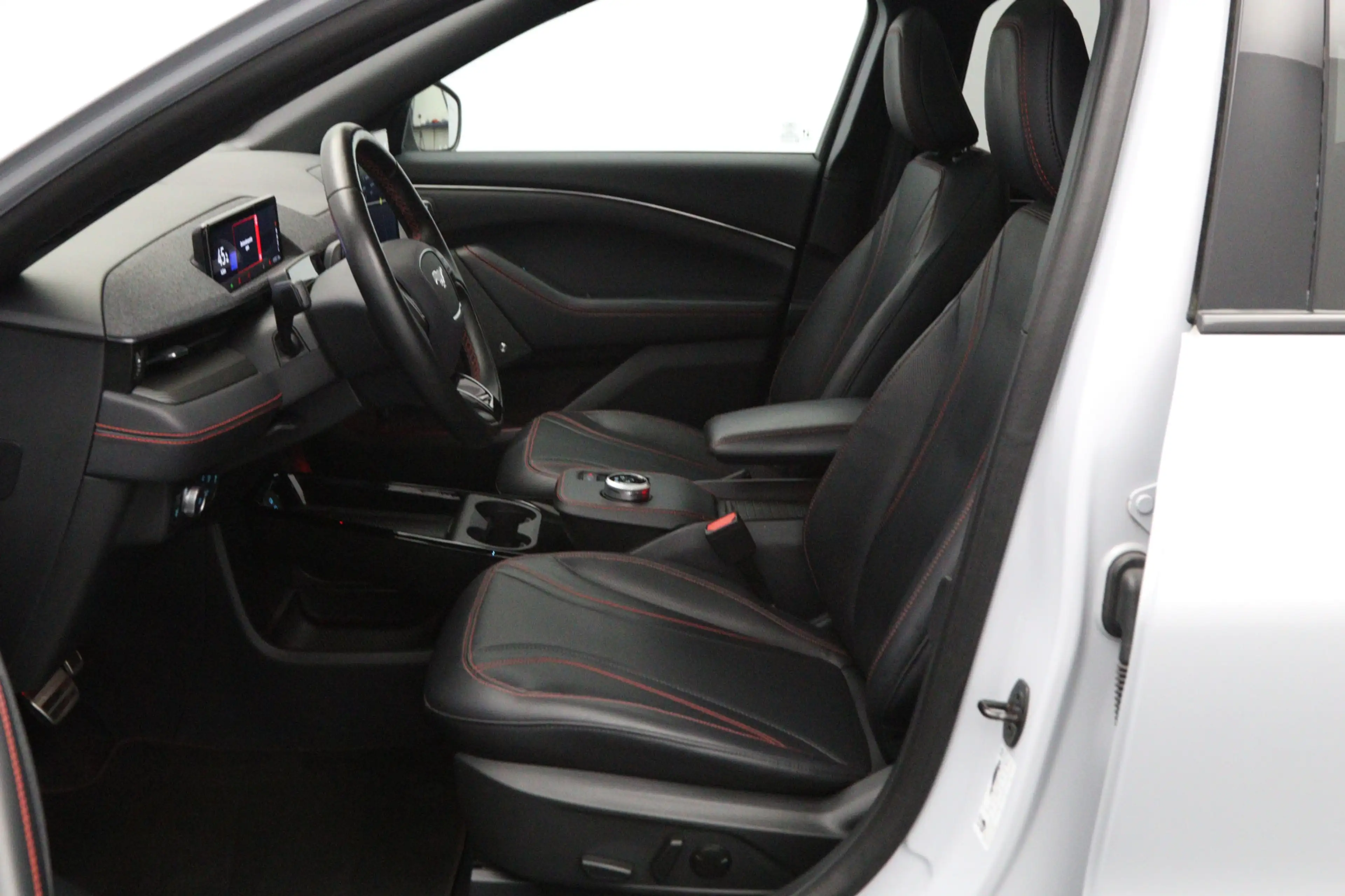 Ford Mustang Mach-E Premium AWD 270 PK 75 kWh , SOH 95 %, Panoramadak, — photo 18