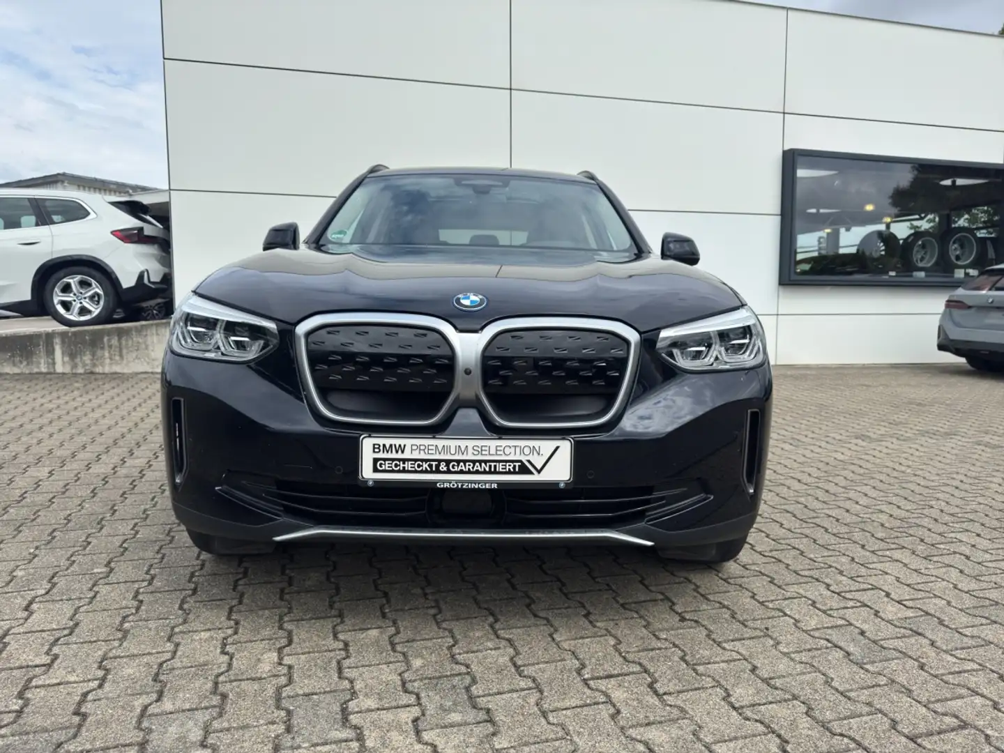 BMW iX3 sDrive75 Impressive HUD+LED+HK-Sound+Parkass Schwarz - 2