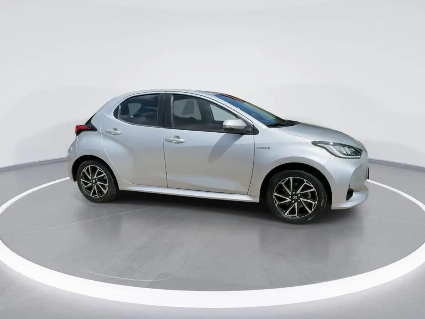 Toyota Yaris Hybrid 1.5 VVT-i Club Kamera ACC Carplay Zilver - 2