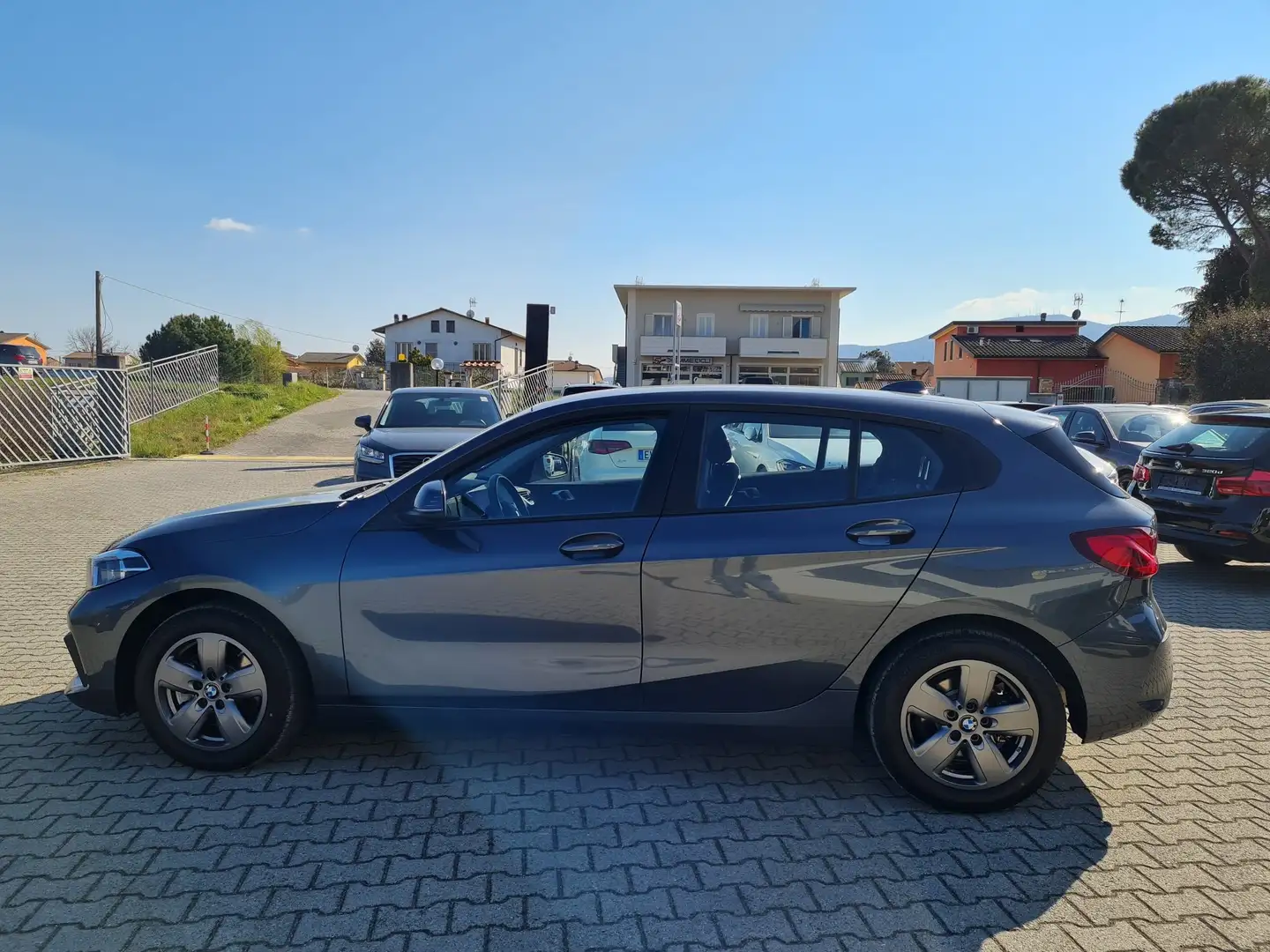 BMW 118 benzina Serie 1       (F40)  5p. Advantage Grigio - 2