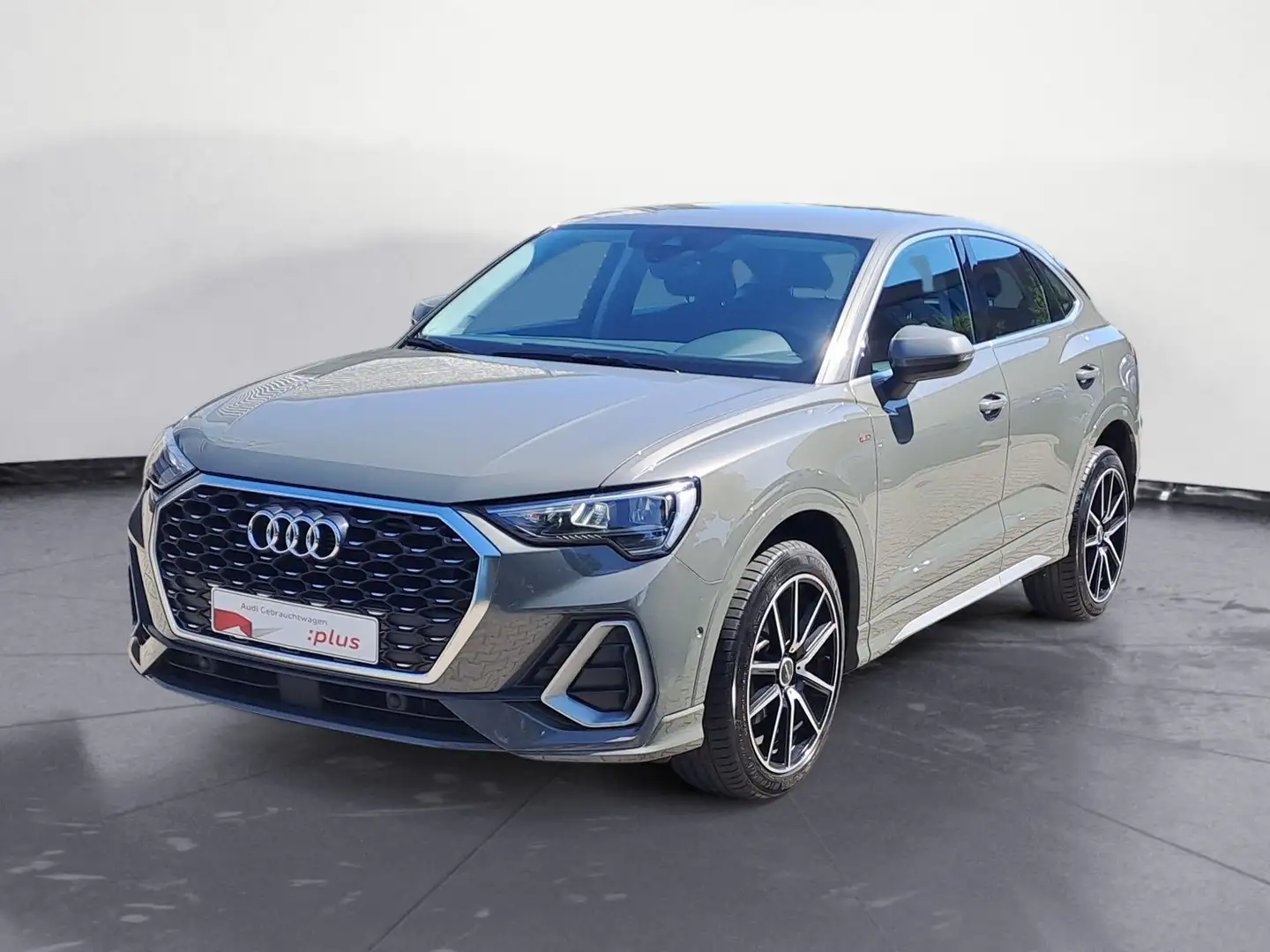 Audi Q3 35 TFSI Sportback S tronic S line Grijs - 2
