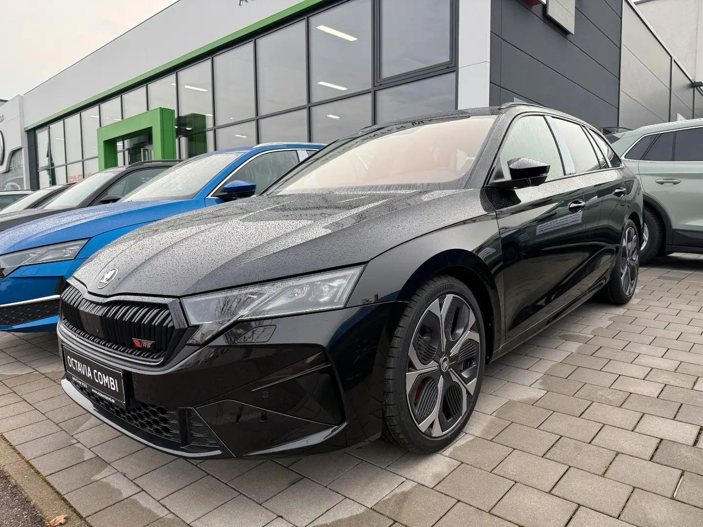 Skoda Octavia 2.0 TSI DSG RS Combi Schwarz - 1