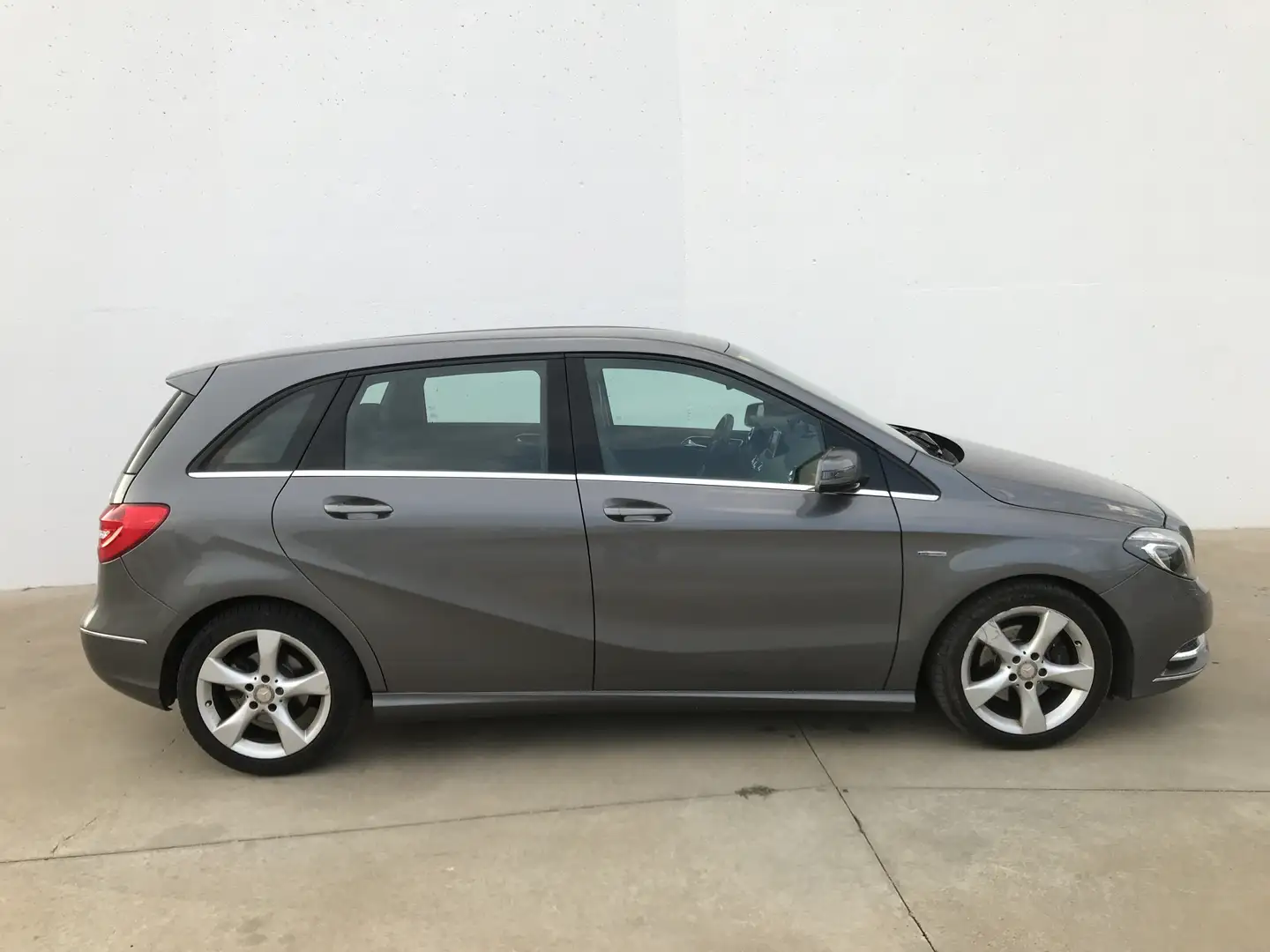 Mercedes-Benz B 180 B 180CDI BE Gris - 1