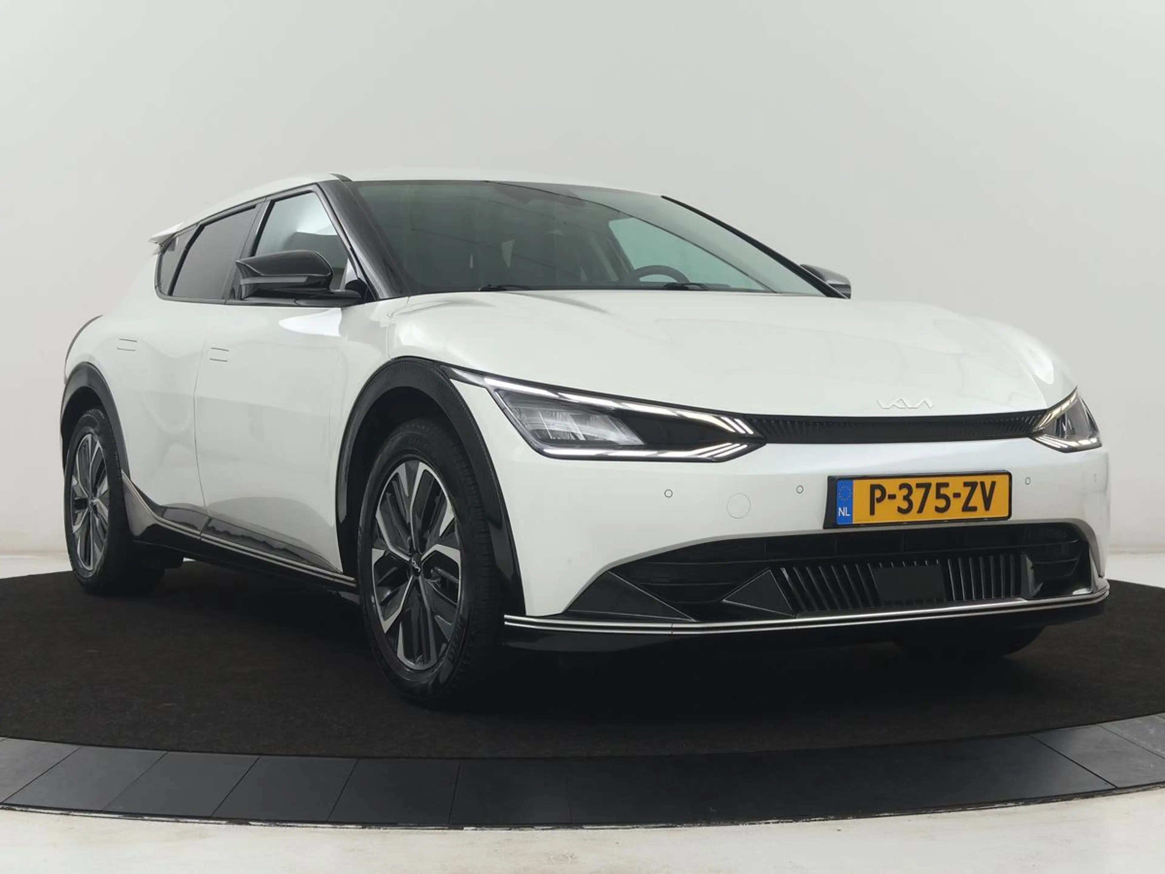 Kia EV6 Plus 77.4 kWh | SOH 93,2 | Camera | Stoelverwarmin — photo 44