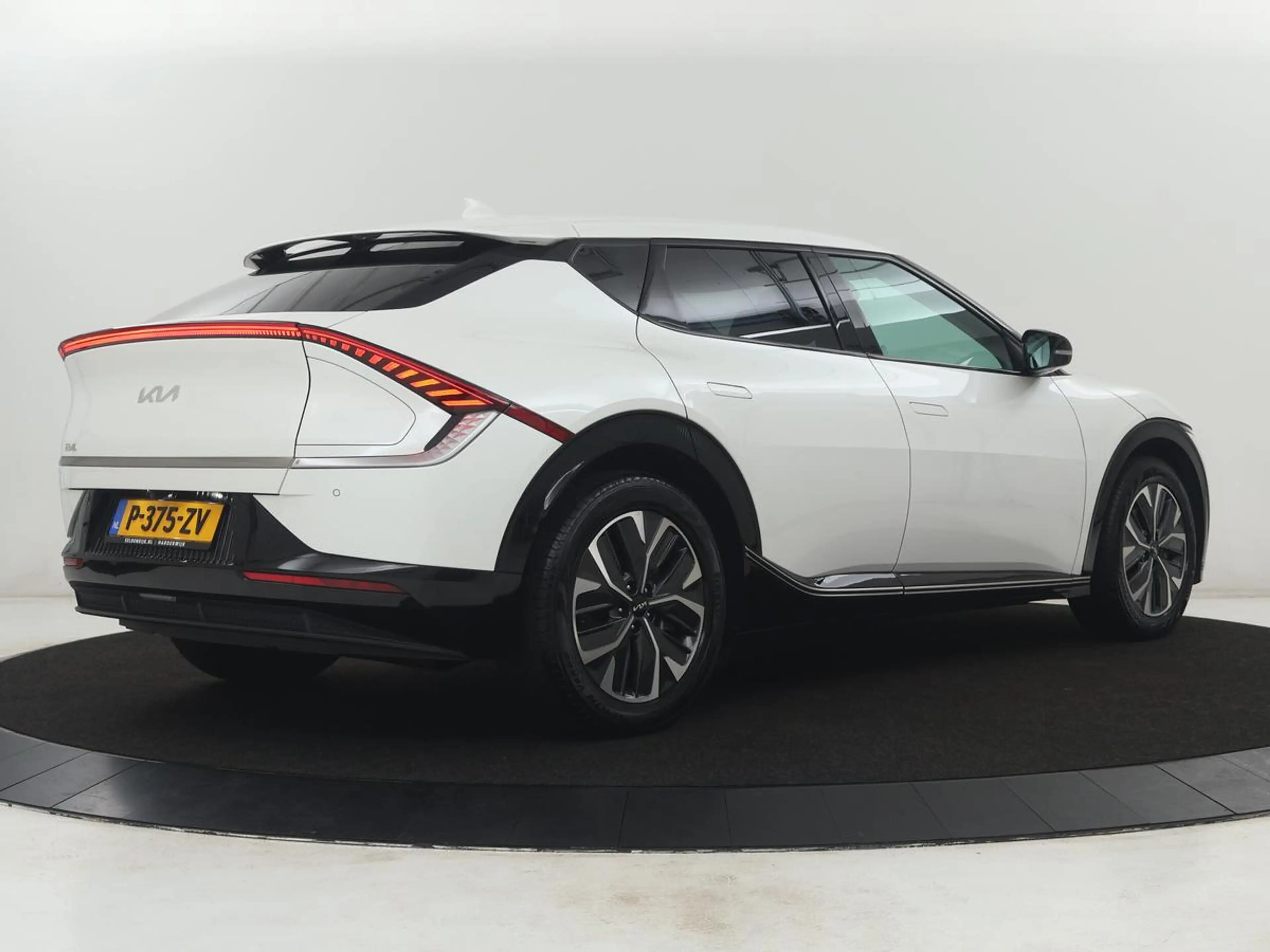 Kia EV6 Plus 77.4 kWh | SOH 93,2 | Camera | Stoelverwarmin — photo 43