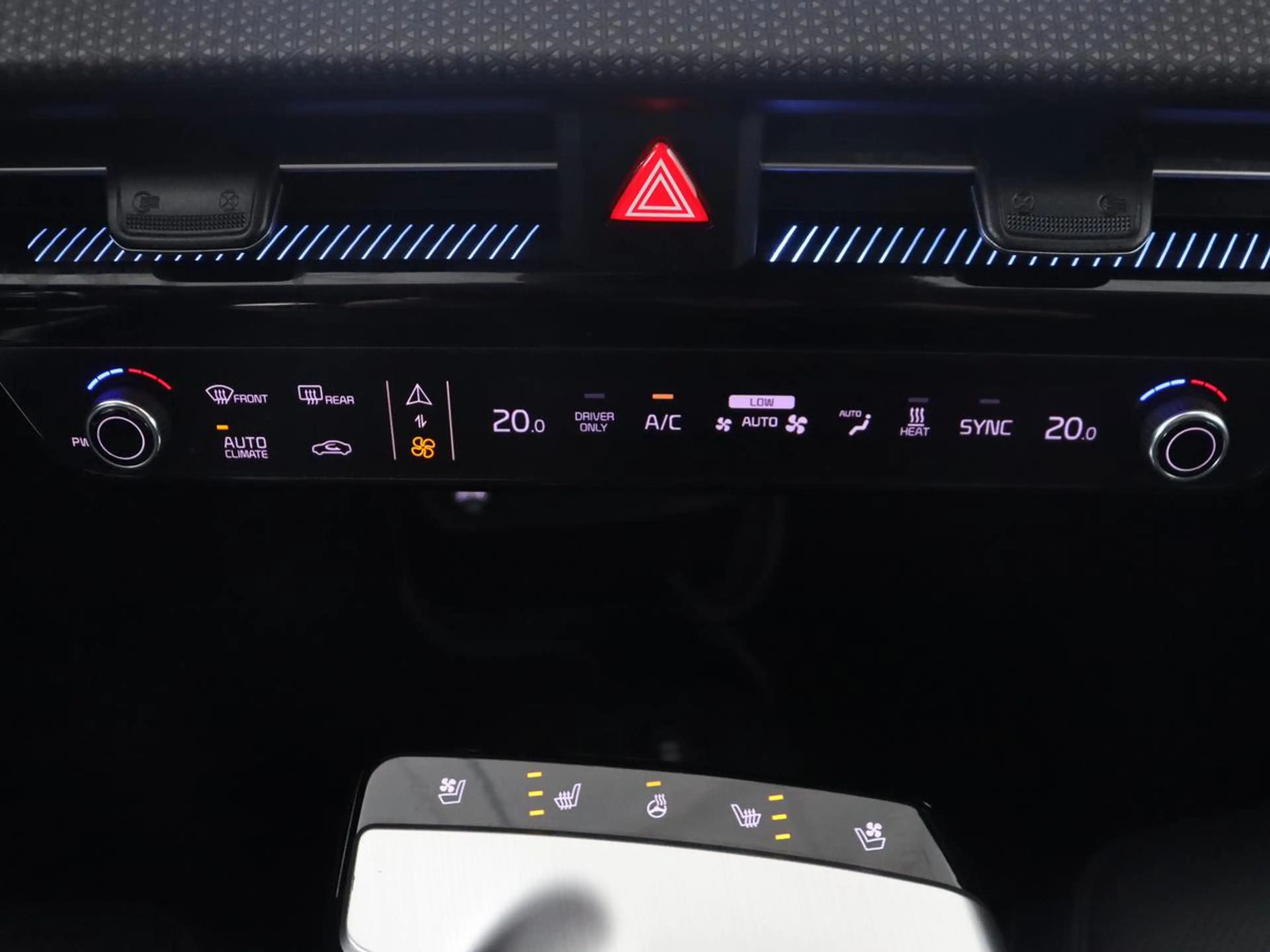 Kia EV6 Plus 77.4 kWh | SOH 93,2 | Camera | Stoelverwarmin — photo 36