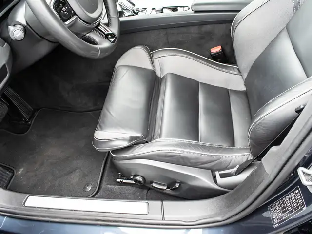 Volvo V60 Cross Country view 17