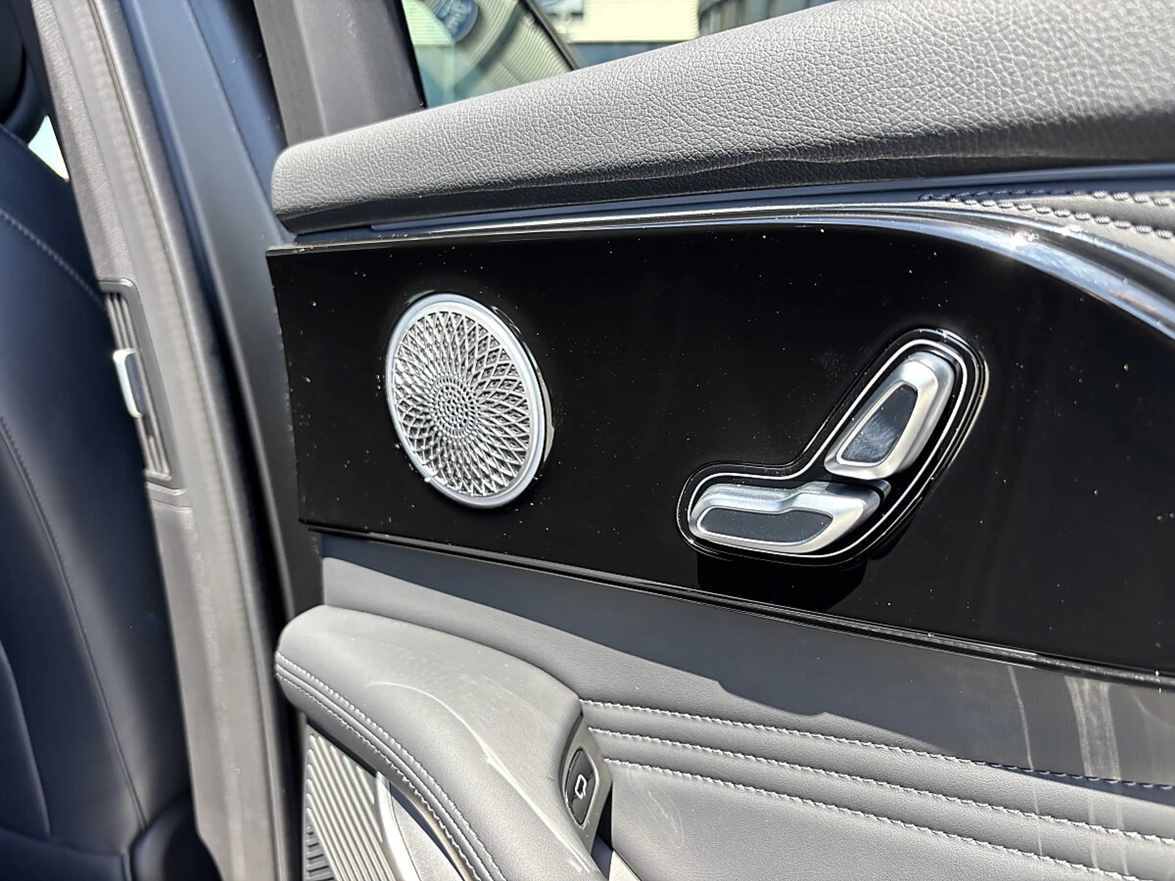 Omoda 9 PHEV 1.5TGDi Premium Line AWD — photo 13