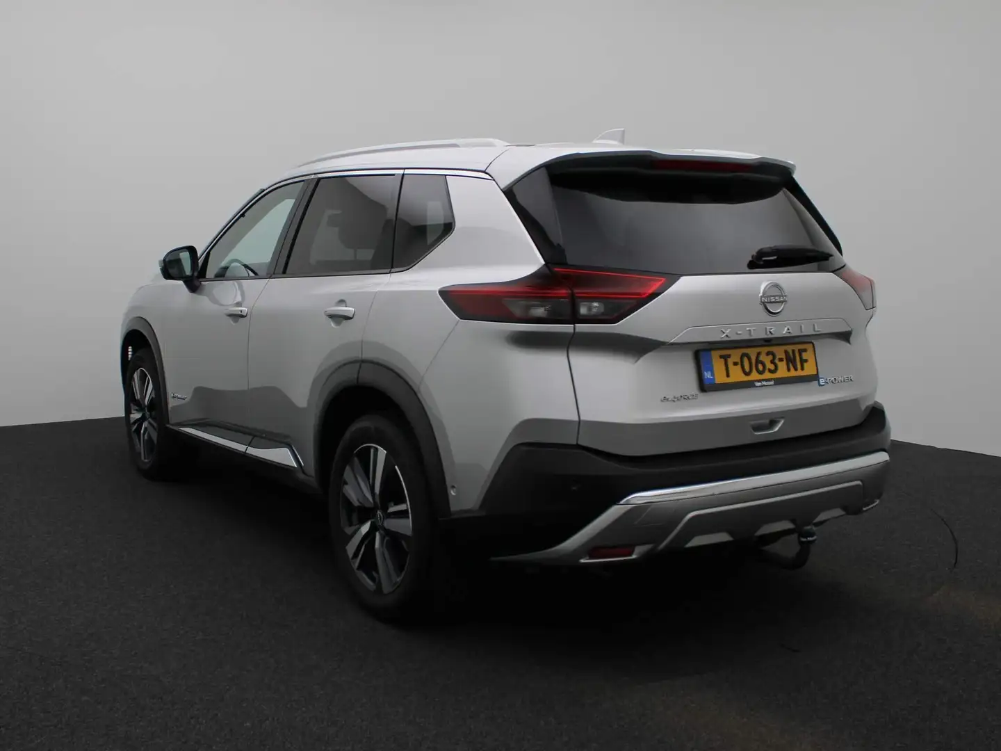 Nissan X-Trail 1.5 e-4orce Tekna 4WD 7p. | Panorama-dak | 360 Cam Grijs - 2